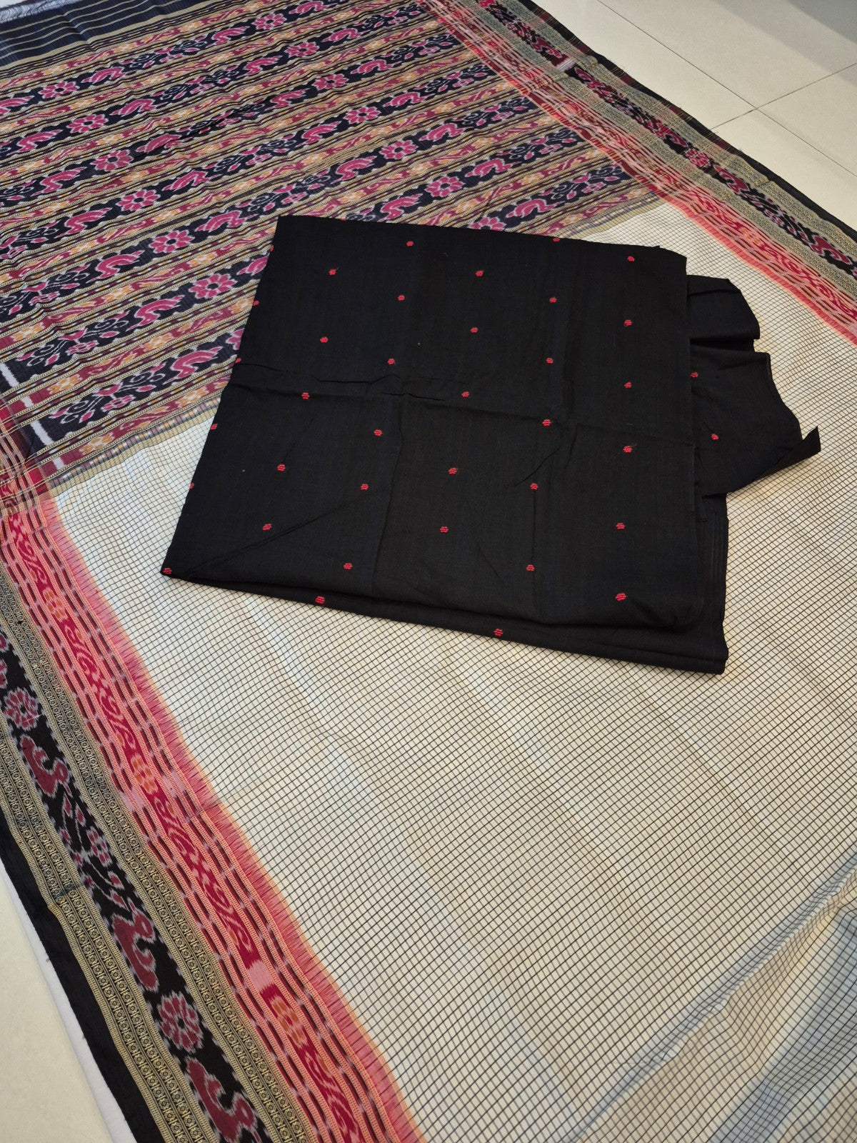 Beige Sachipar pattern Odisha Khandua Pata Silk Saree with cotton ikat blouse piece