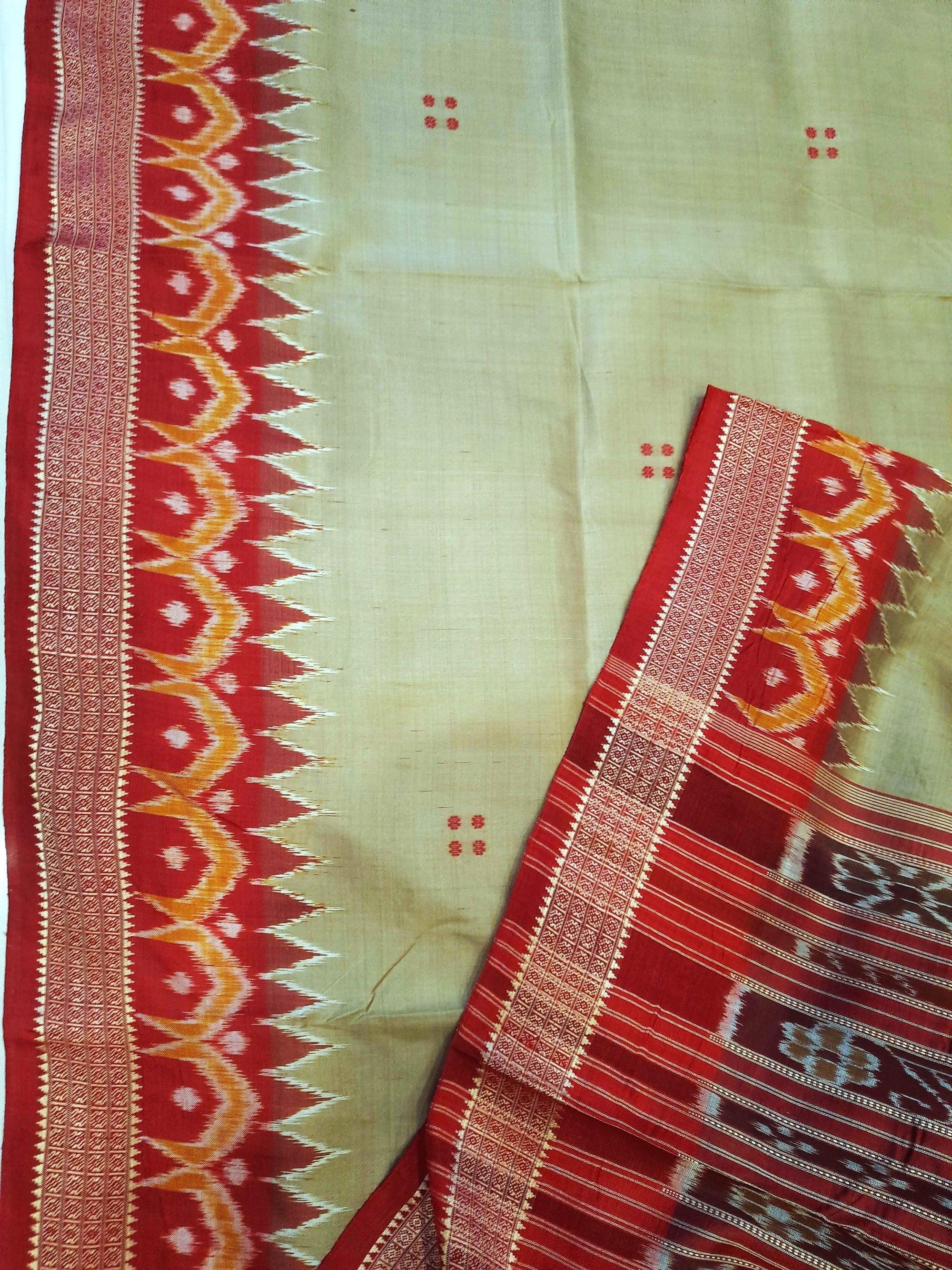 Light Greenish Beige Patli Pleats Odisha Khandua Pata Silk Saree