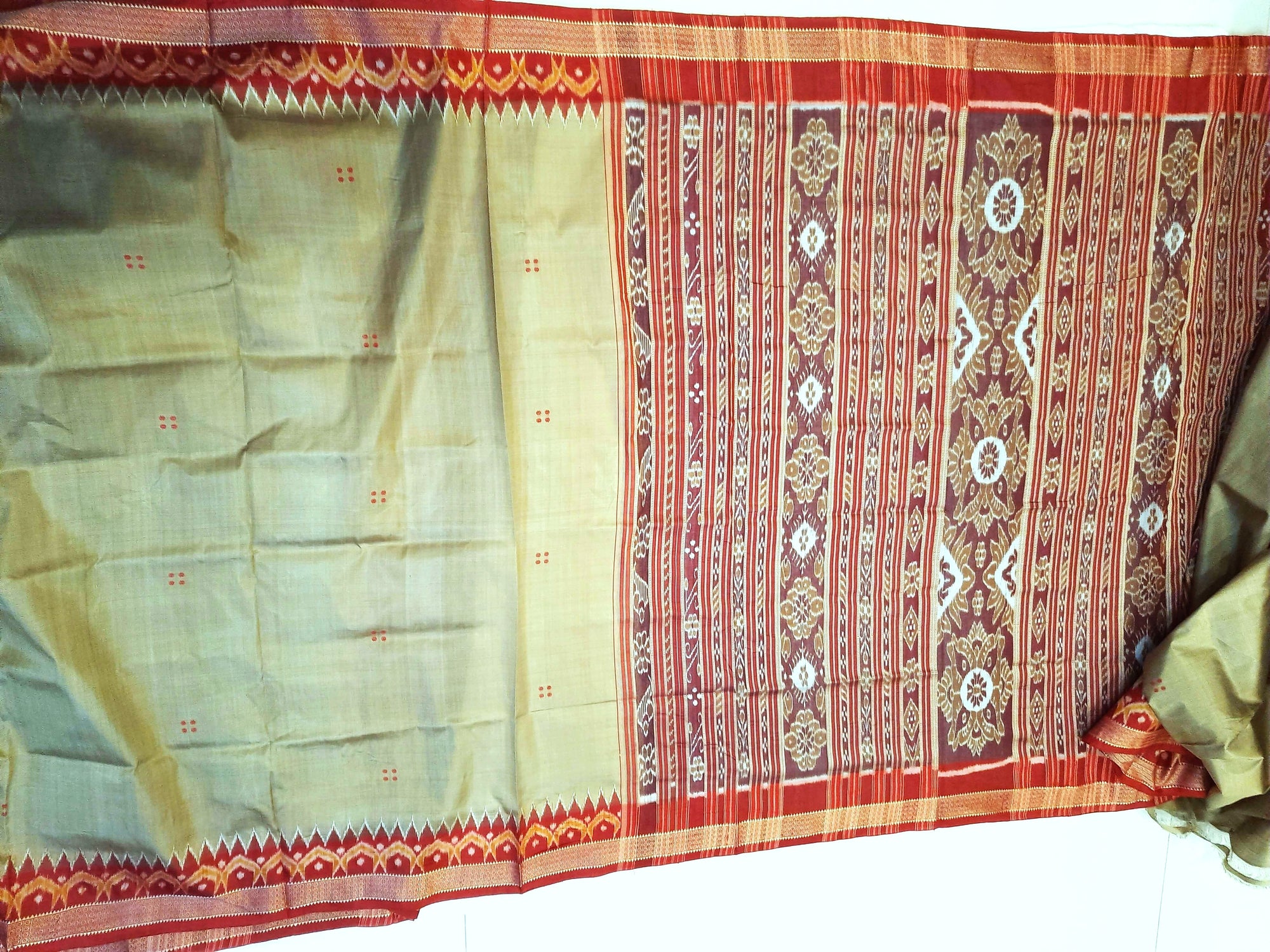 Light Greenish Beige Patli Pleats Odisha Khandua Pata Silk Saree