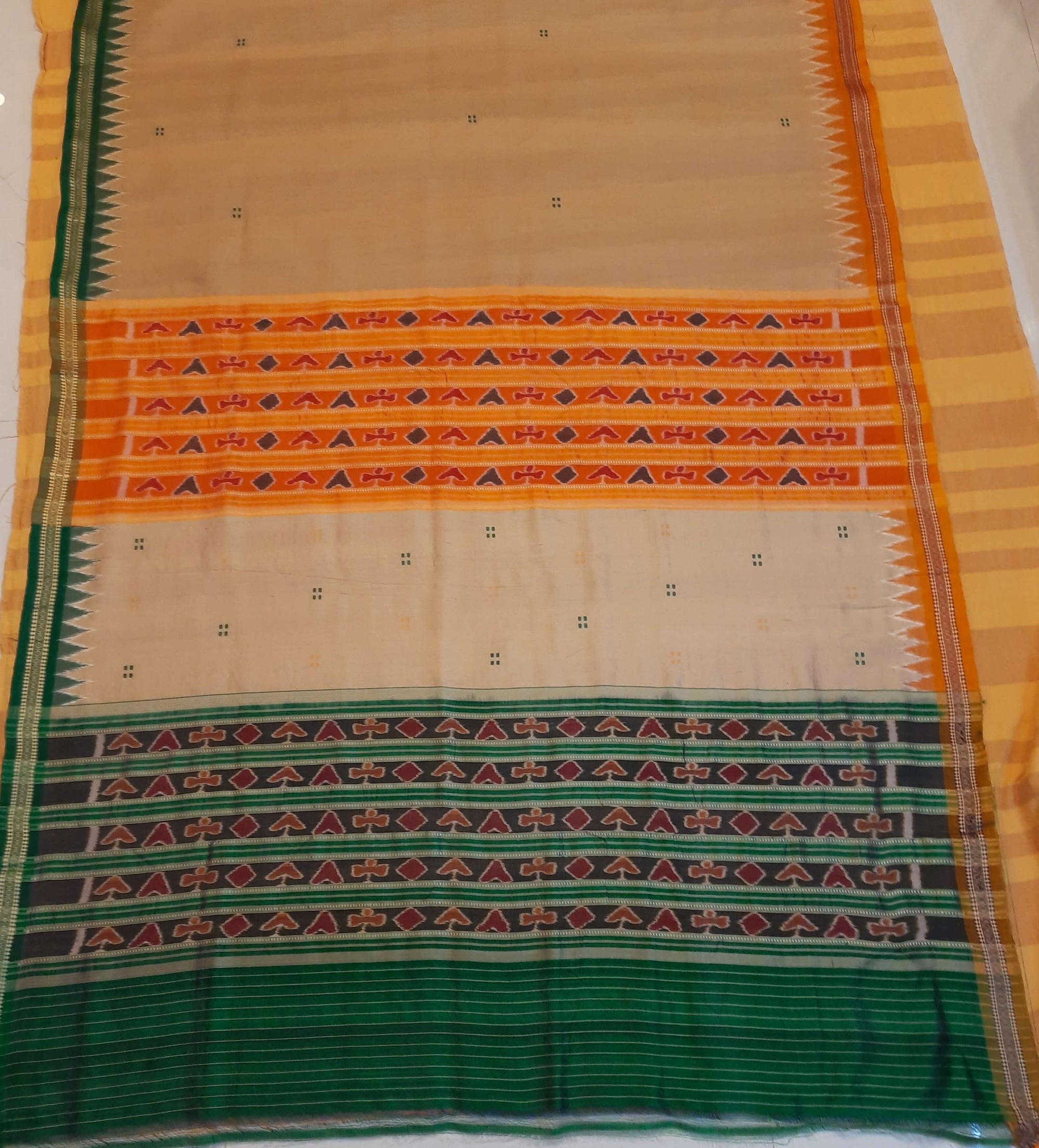 Beige Gangajamuna border Odisha Khandua Pata Silk Saree with running blouse piece