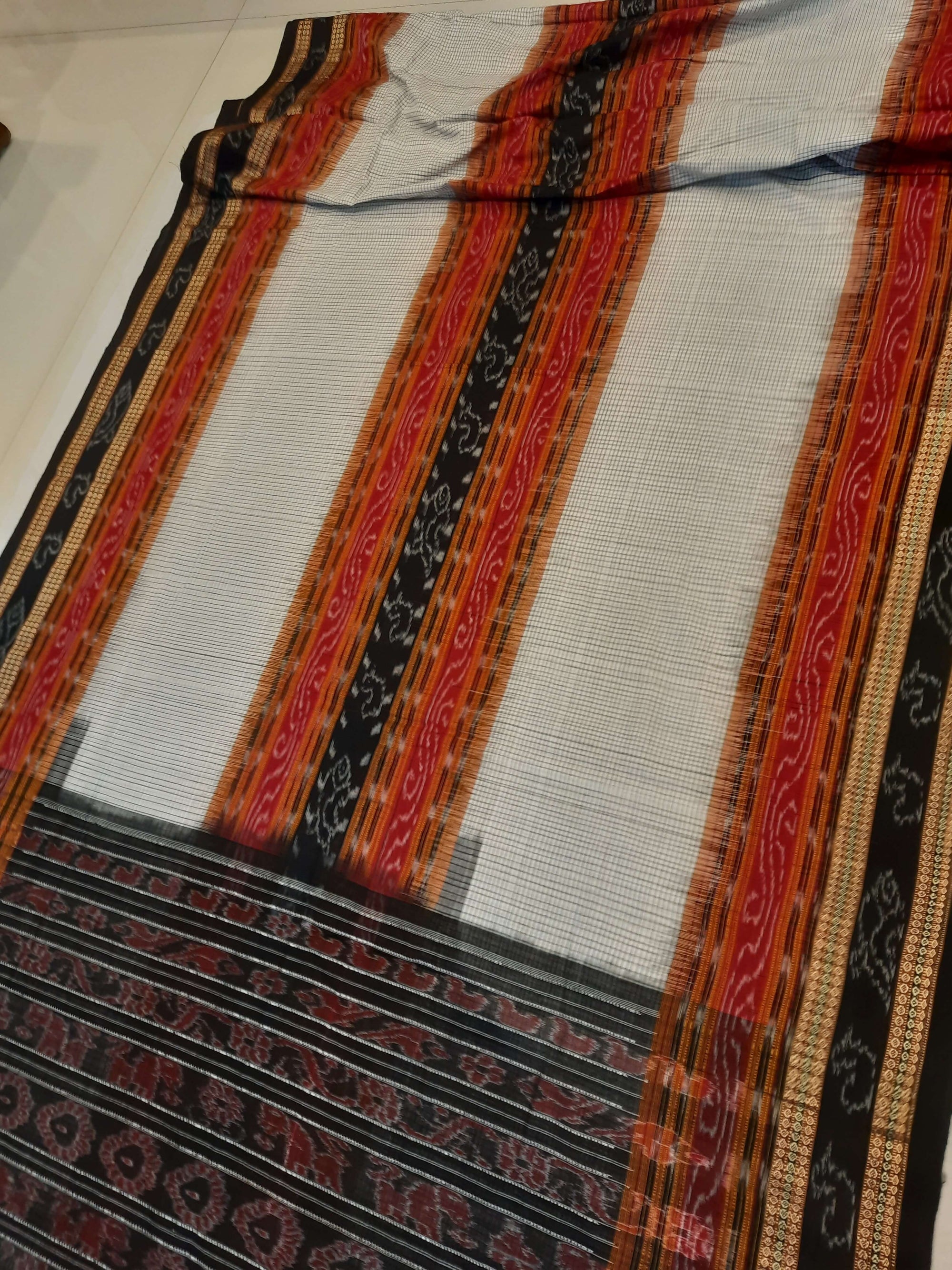 Off-white Sambalpuri Sachipar Cotton Saree with cotton ikat blouse piece