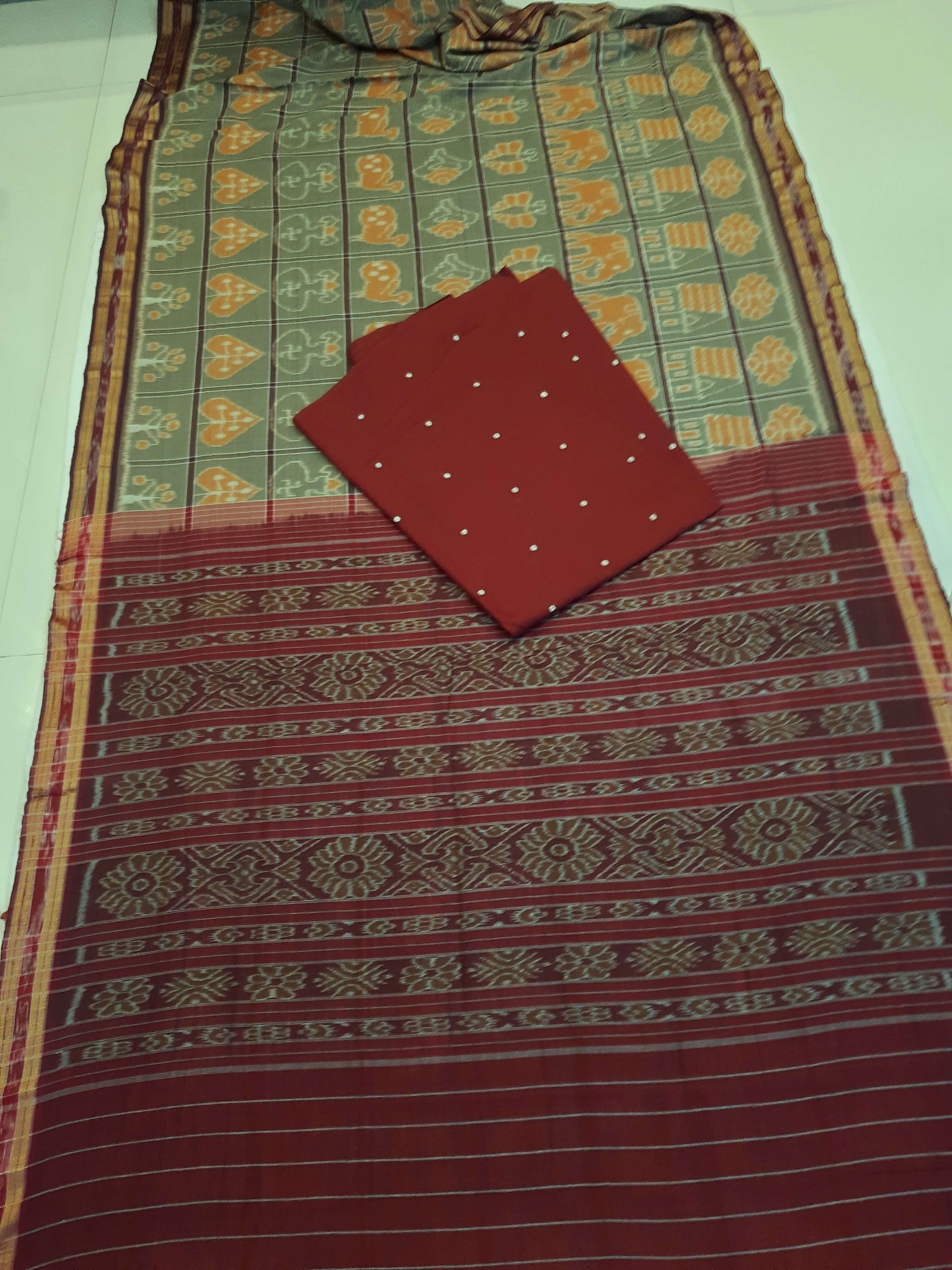 Grey cotton Nuapatna Nabakothi Saree with mix match cotton Ikat blouse piece