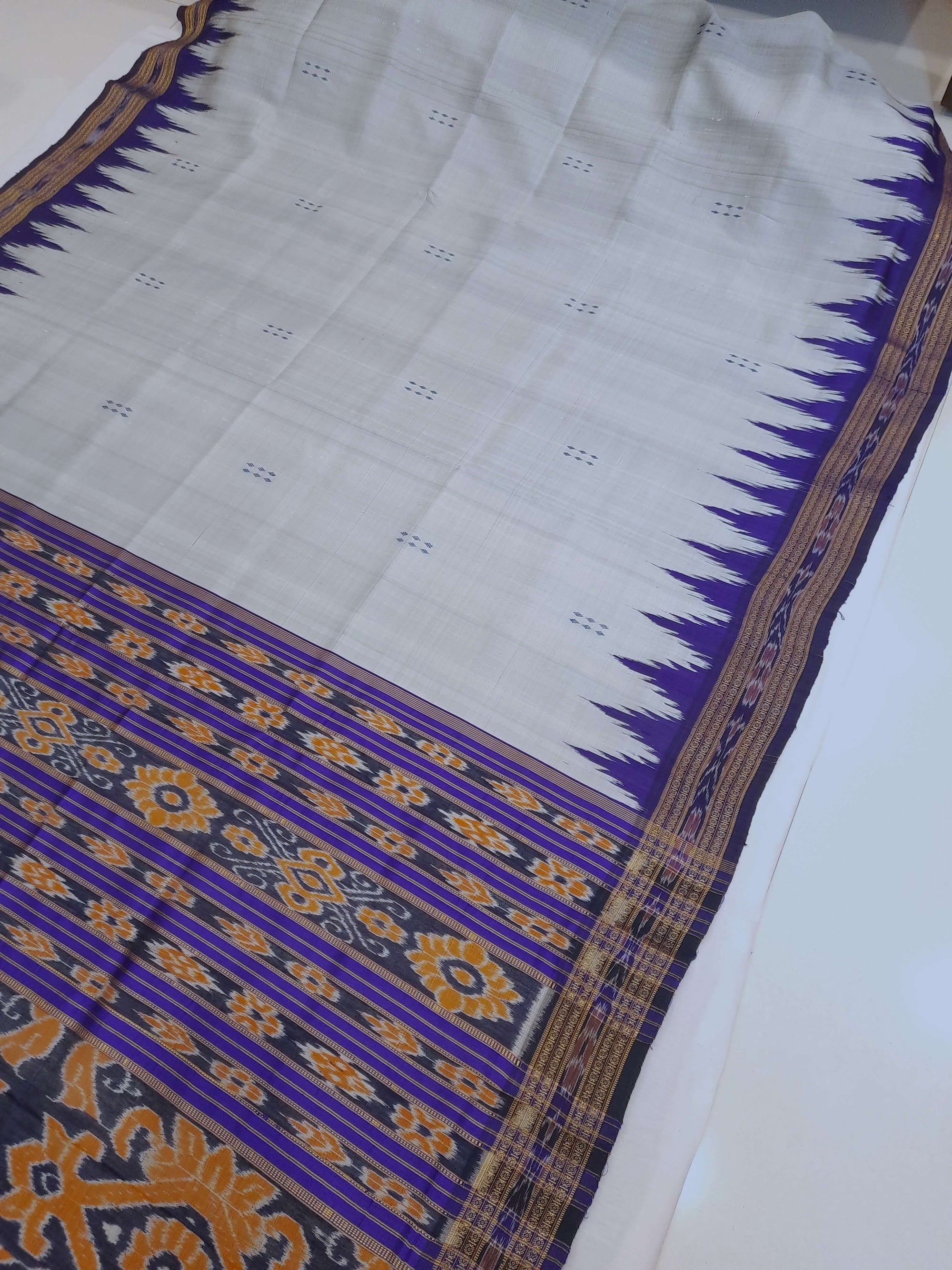 Grey Odisha Khandua Pata Silk Saree with Silk blouse piece