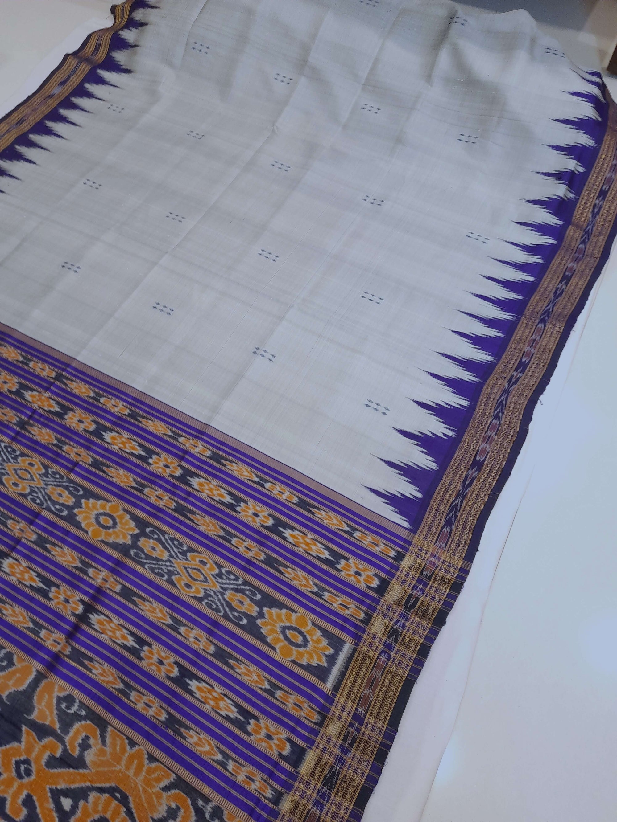Grey Odisha Khandua Pata Silk Saree with Silk blouse piece