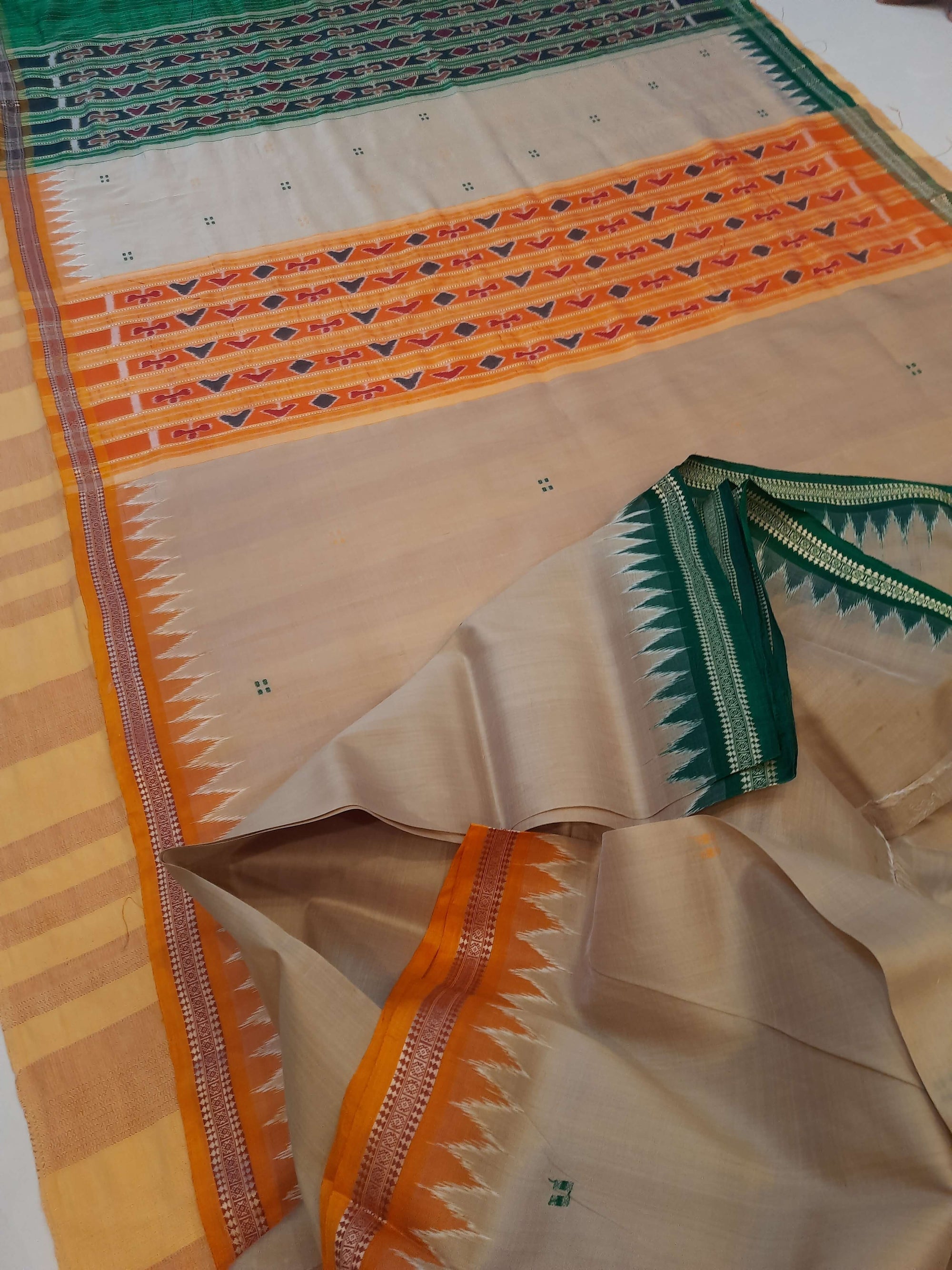 Beige Gangajamuna border Odisha Khandua Pata Silk Saree with running blouse piece