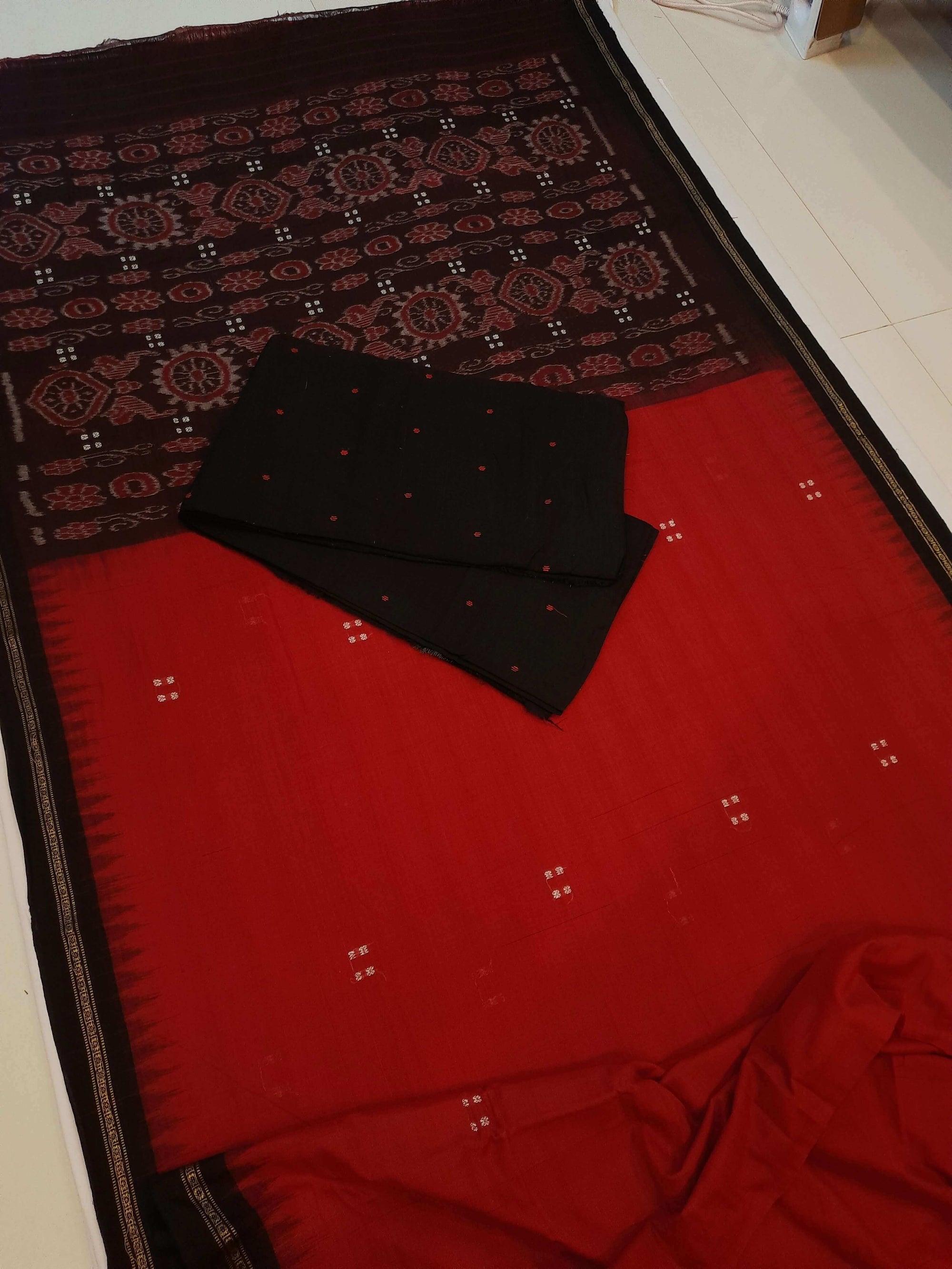 Red Ekphulia Pattern Odisha Ikat Cotton Saree with cotton ikat blouse piece