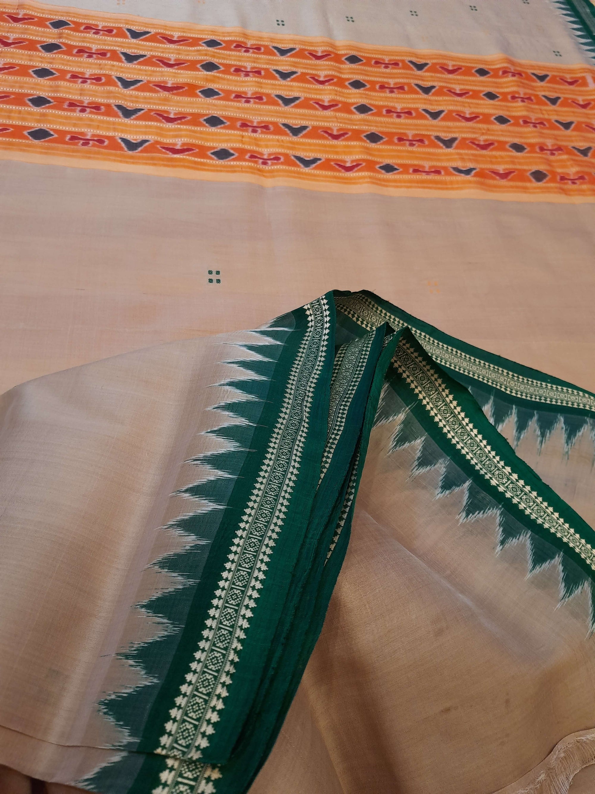 Beige Gangajamuna border Odisha Khandua Pata Silk Saree with running blouse piece