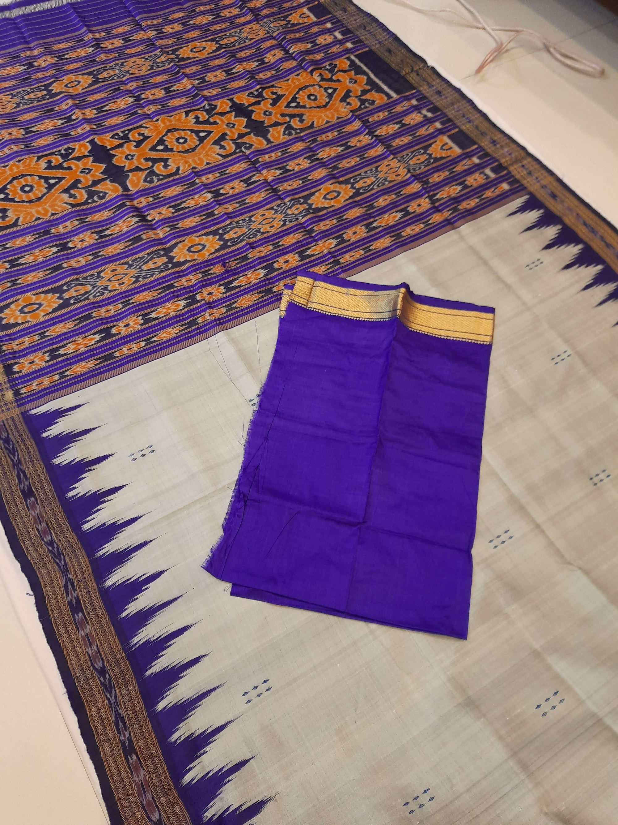 Grey Odisha Khandua Pata Silk Saree with Silk blouse piece