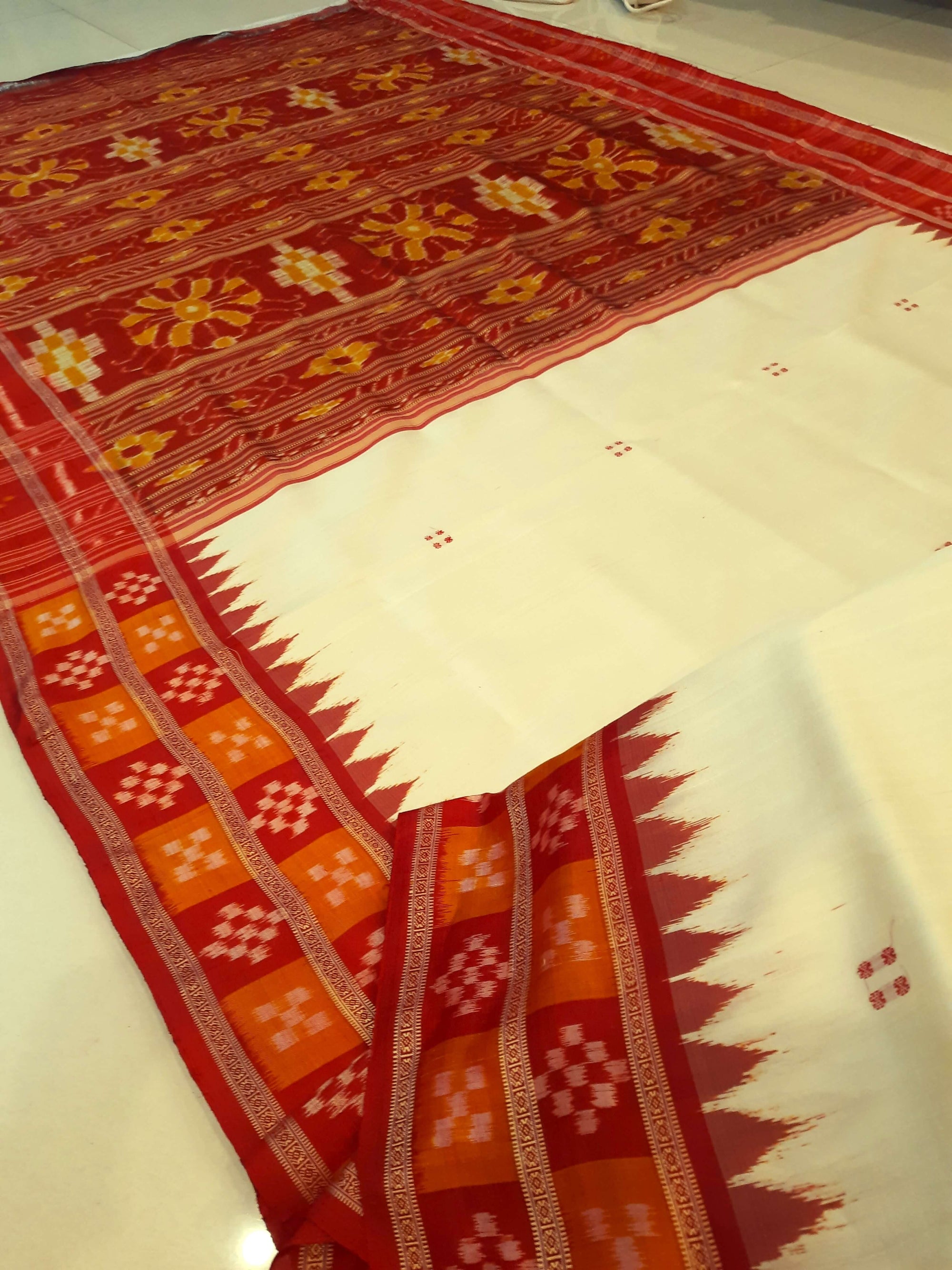 White Double Border Odisha Khandua Pata Silk Saree with cotton ikat blouse piece