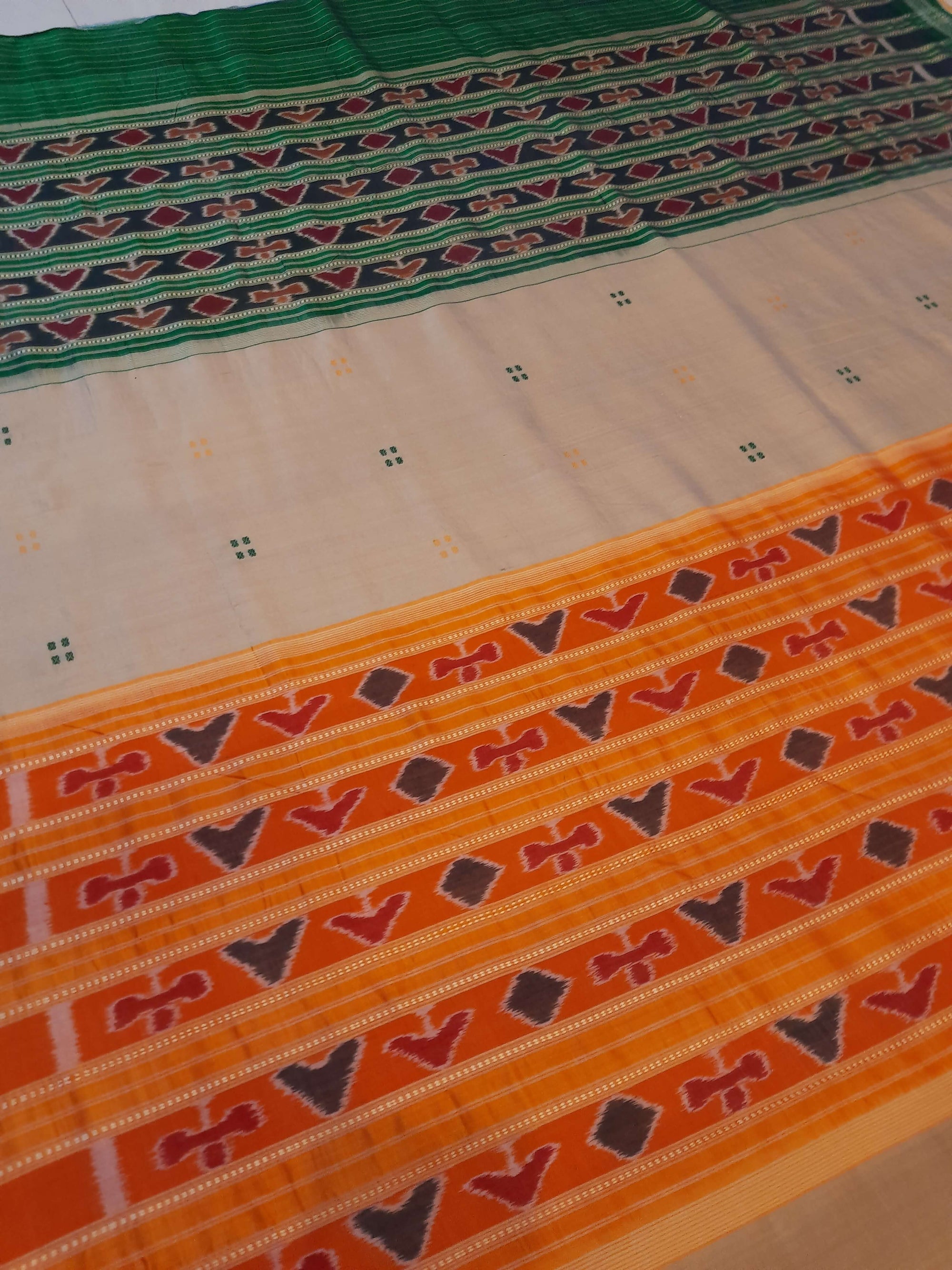 Beige Gangajamuna border Odisha Khandua Pata Silk Saree with running blouse piece