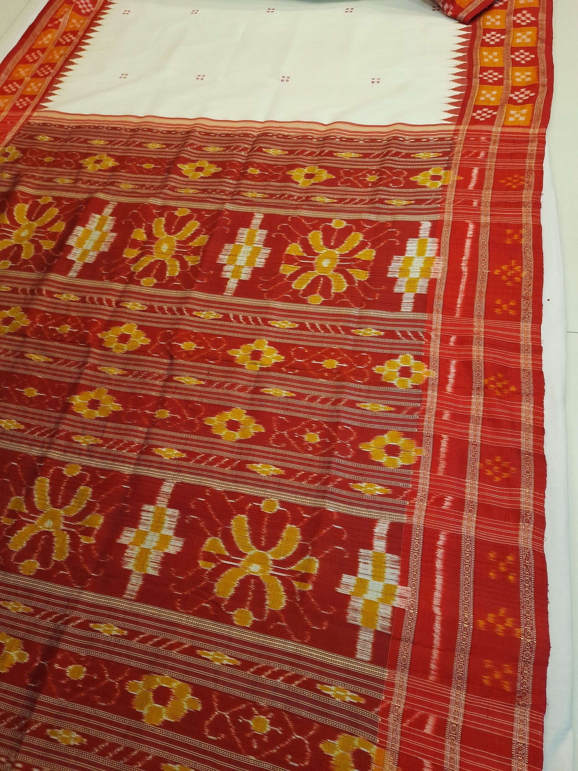 White Double Border Odisha Khandua Pata Silk Saree with cotton ikat blouse piece