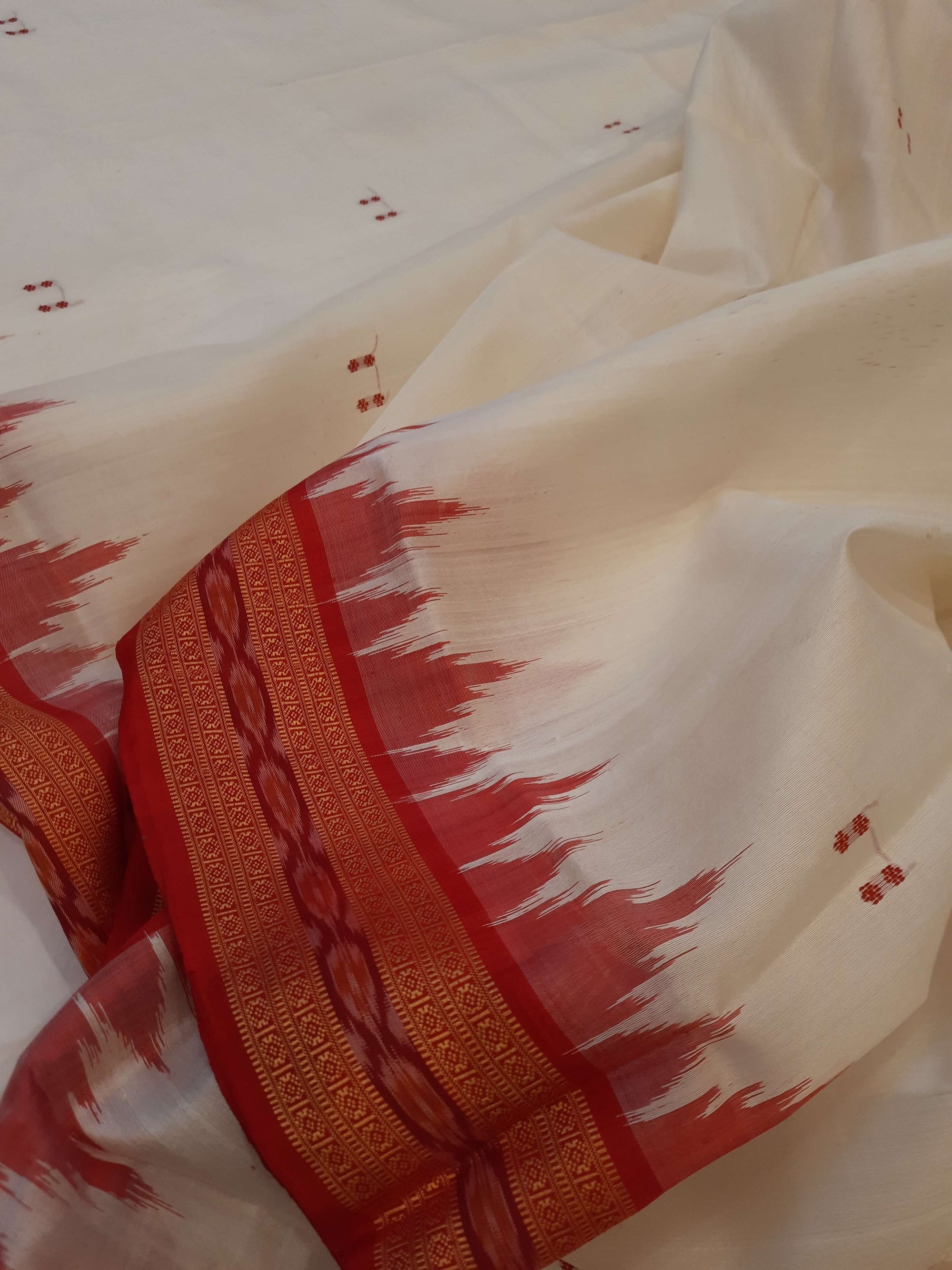 Off white and Red Odisha Khandua Silk Saree