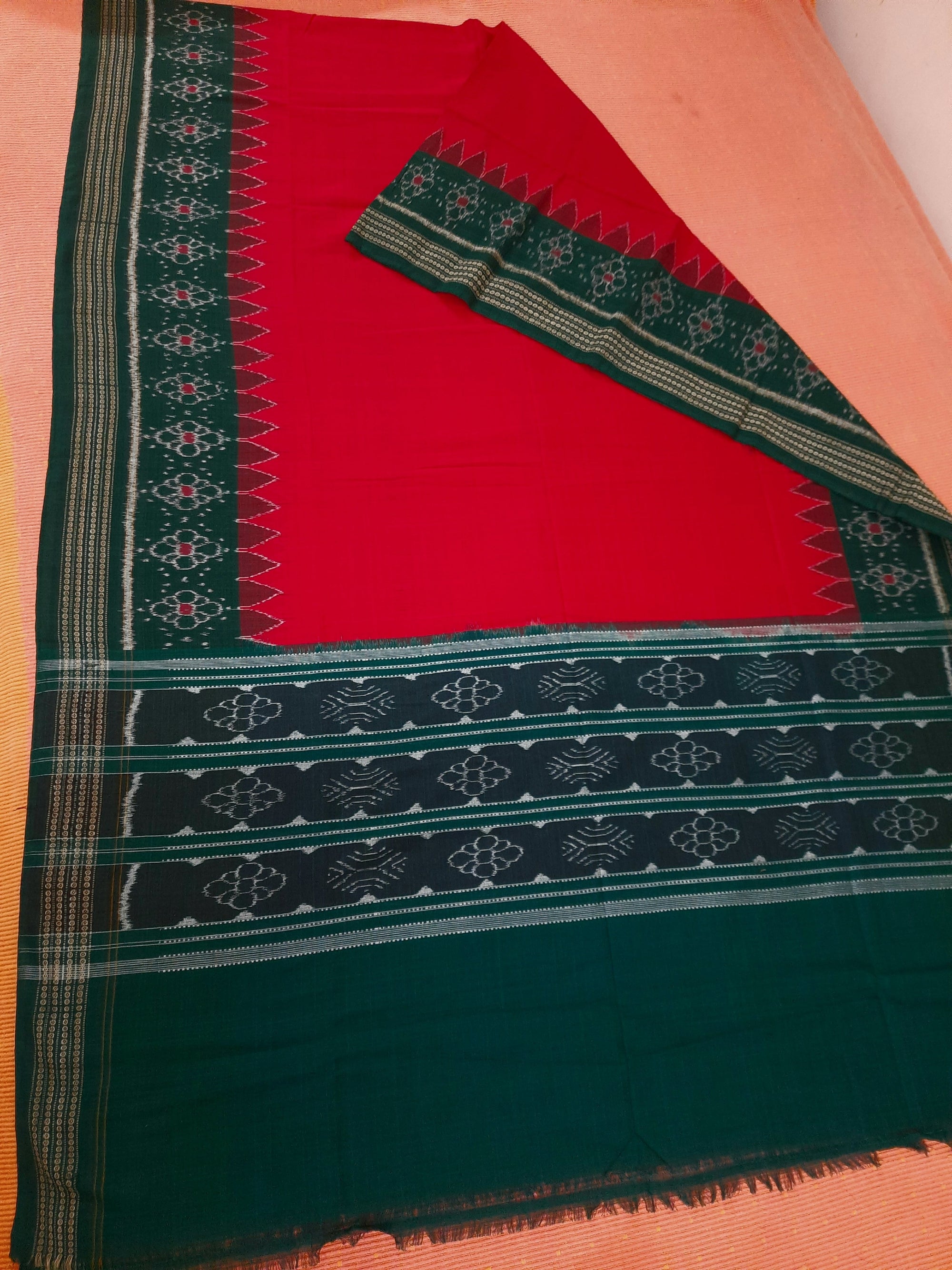 Red and Green Cotton Sambalpuri Dupatta