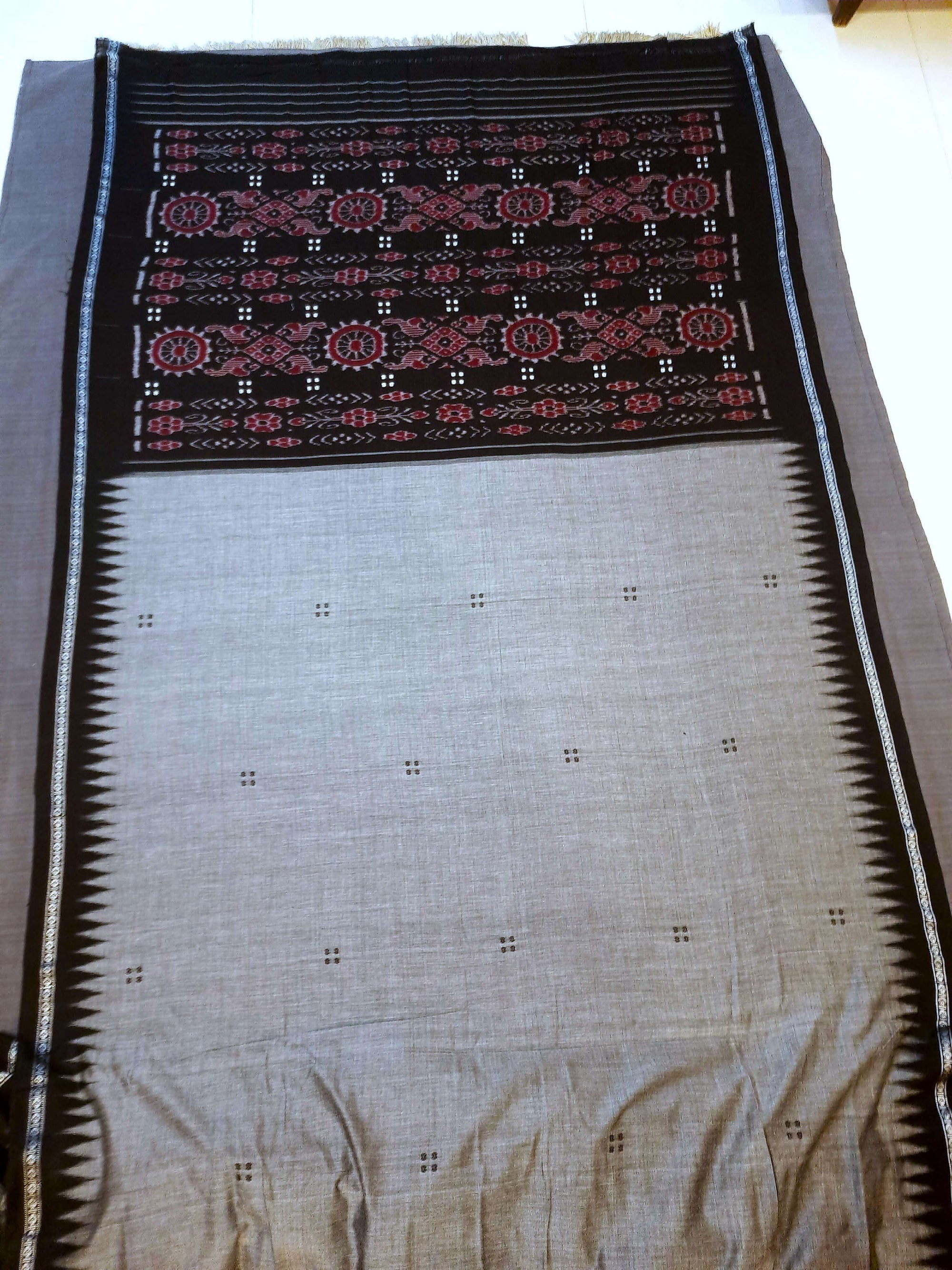 Grey Ekphulia Pattern Odisha Ikat Cotton Saree with cotton ikat blouse piece