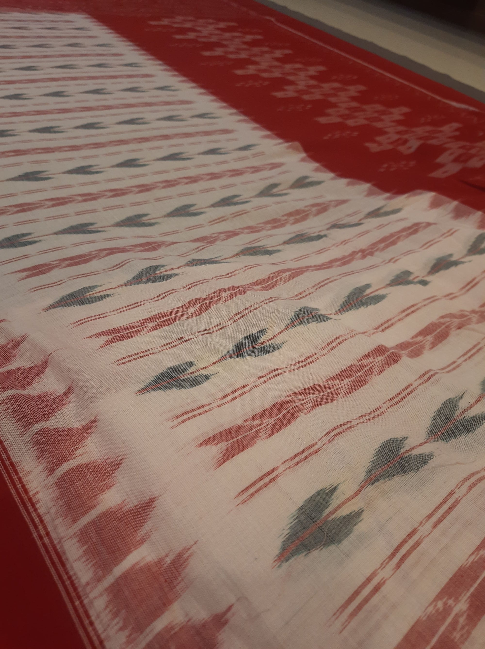 White and Red combination Odisha Ikat saree  with cotton ikat Pasapalli blouse piece