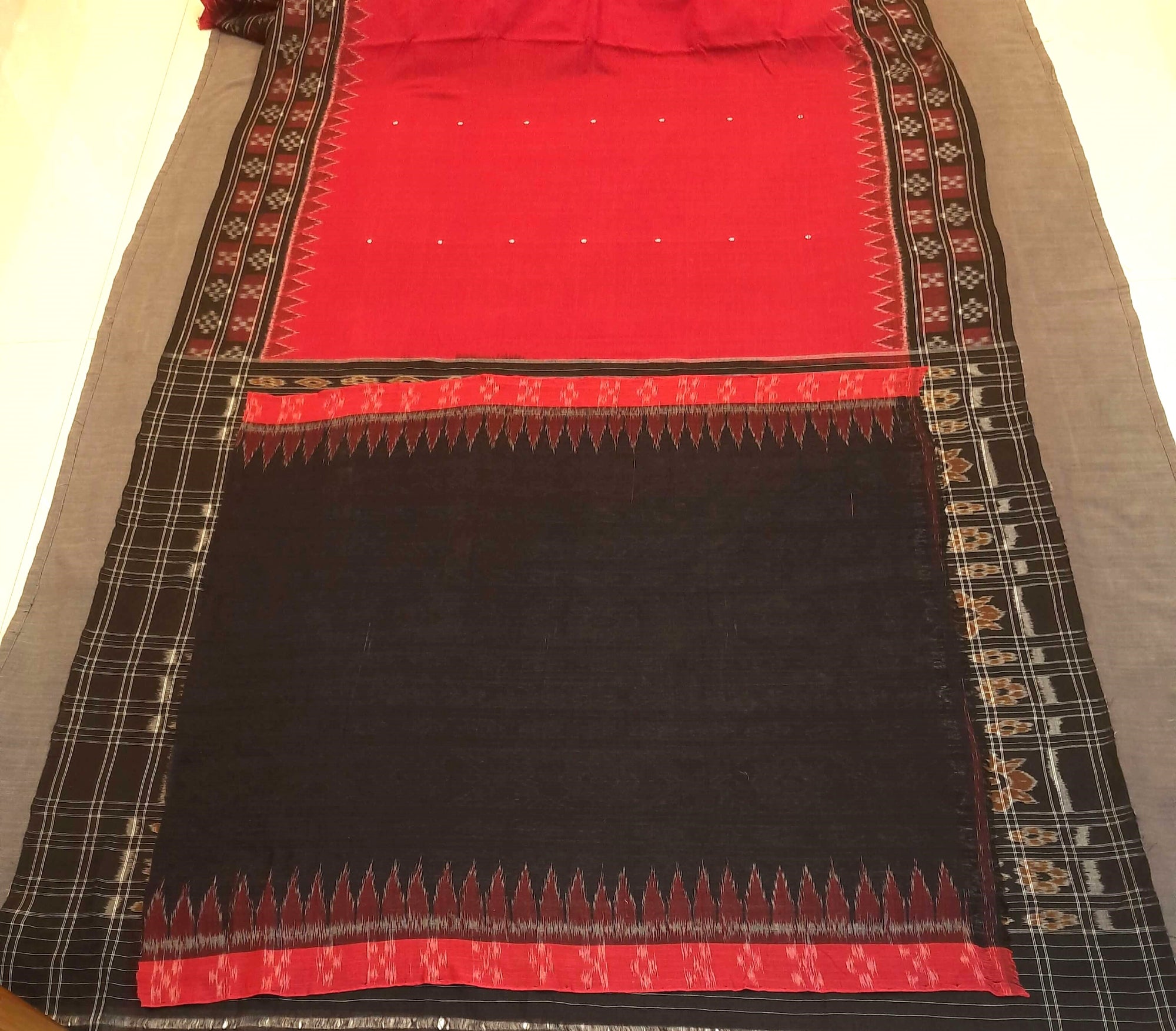 Red double border Pasapalli pattern Odisha Ikat saree with cotton ikat blouse piece