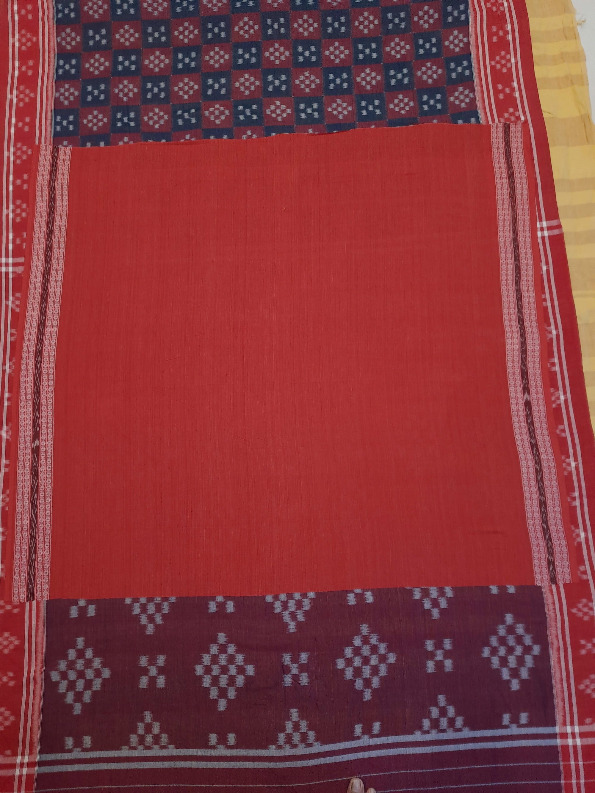 Pasapalli pattern Odisha Ikat saree with cotton ikat blouse piece