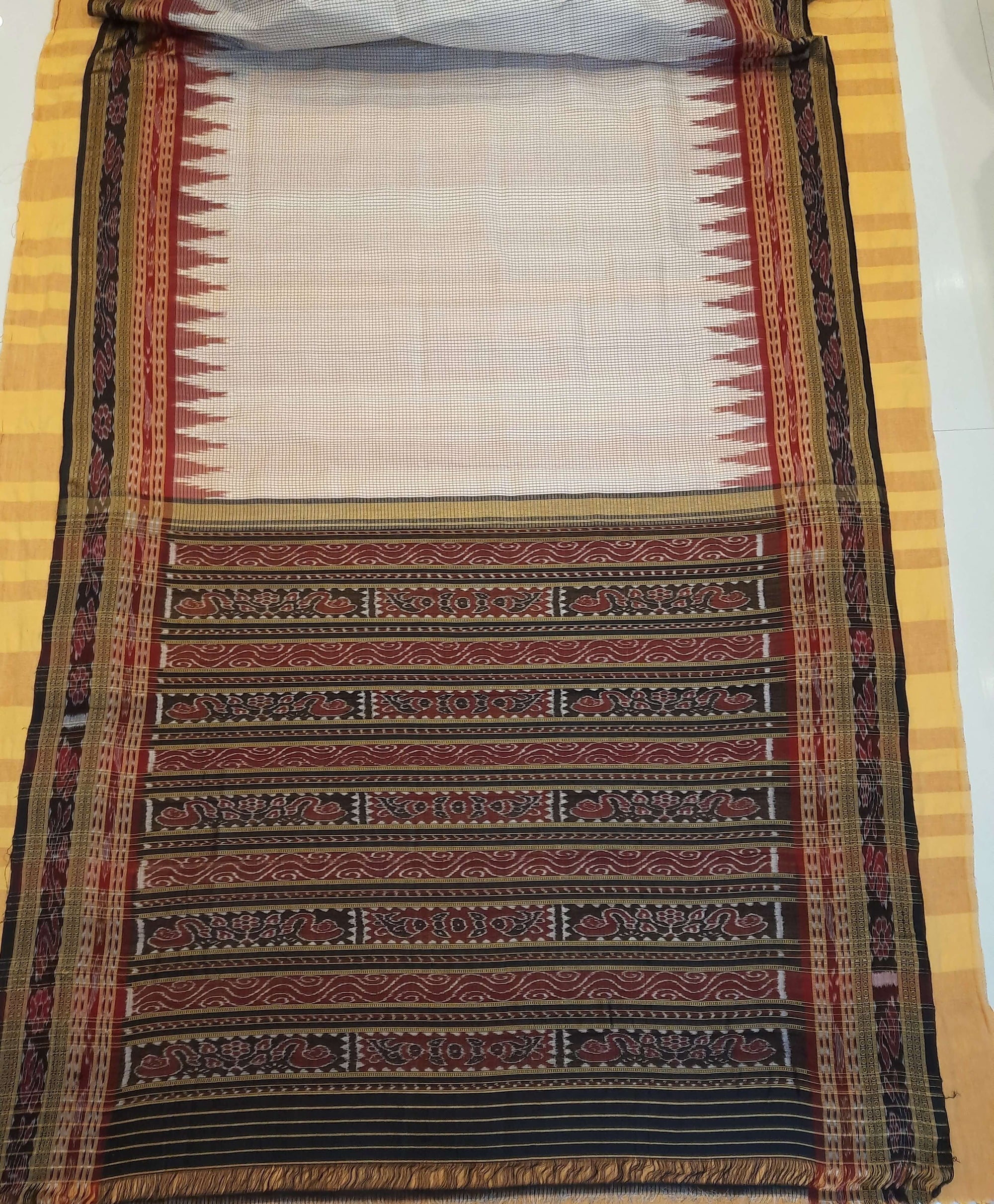 Beige Sachipar pattern Odisha Khandua Pata Silk Saree