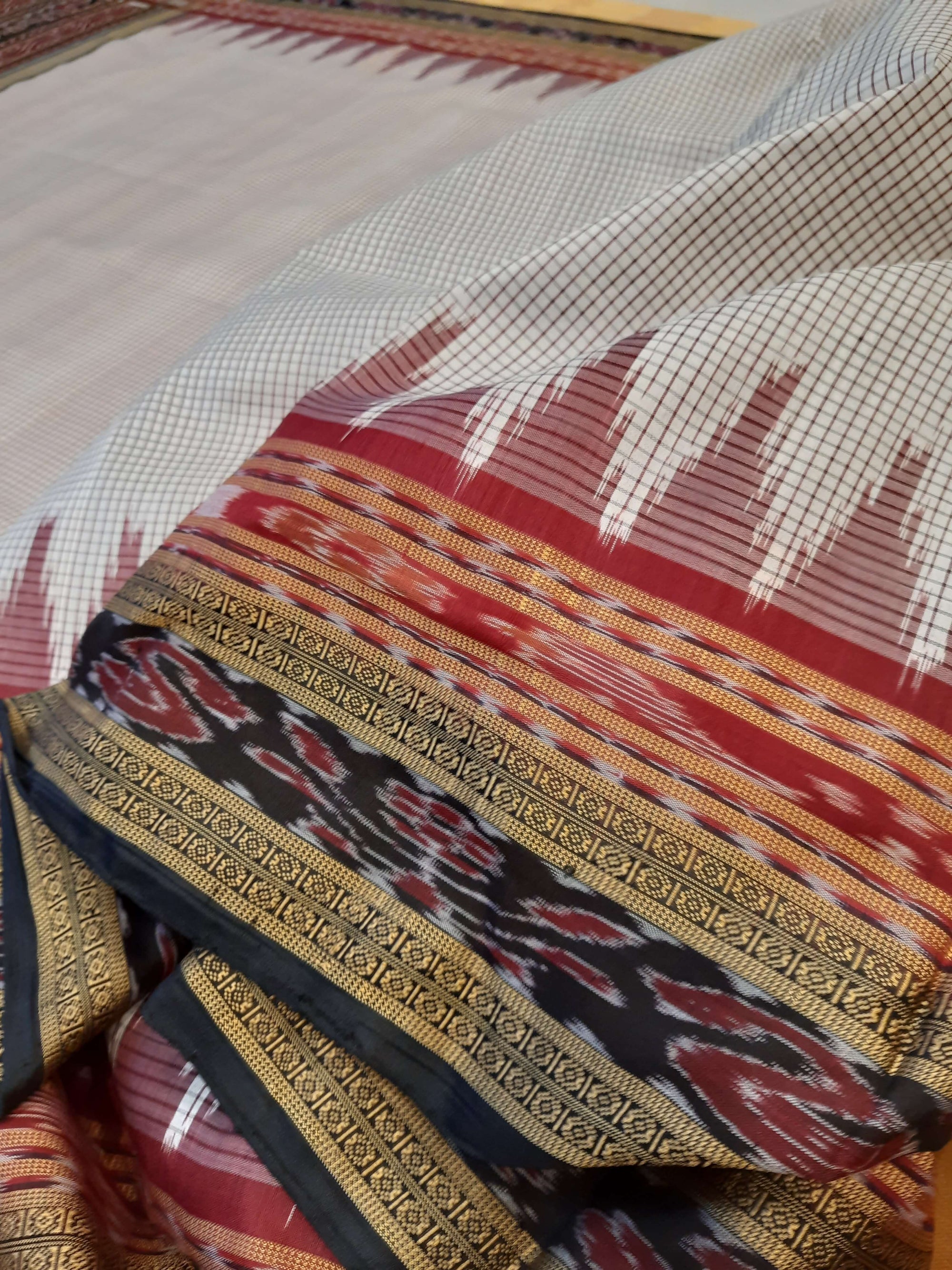 Beige Sachipar pattern Odisha Khandua Pata Silk Saree