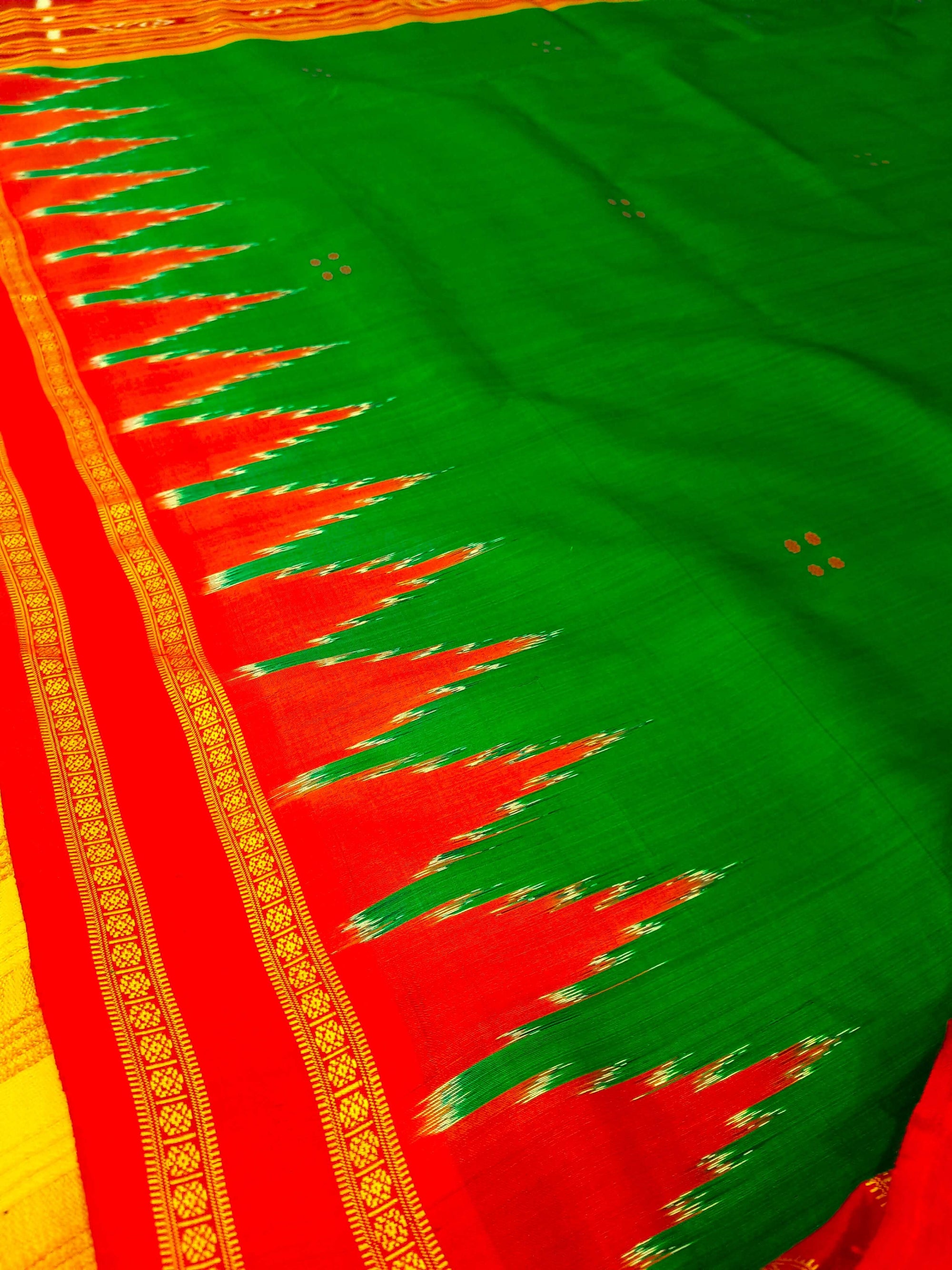 Green Red Odisha Khandua Pata Silk Saree with cotton ikat blouse piece