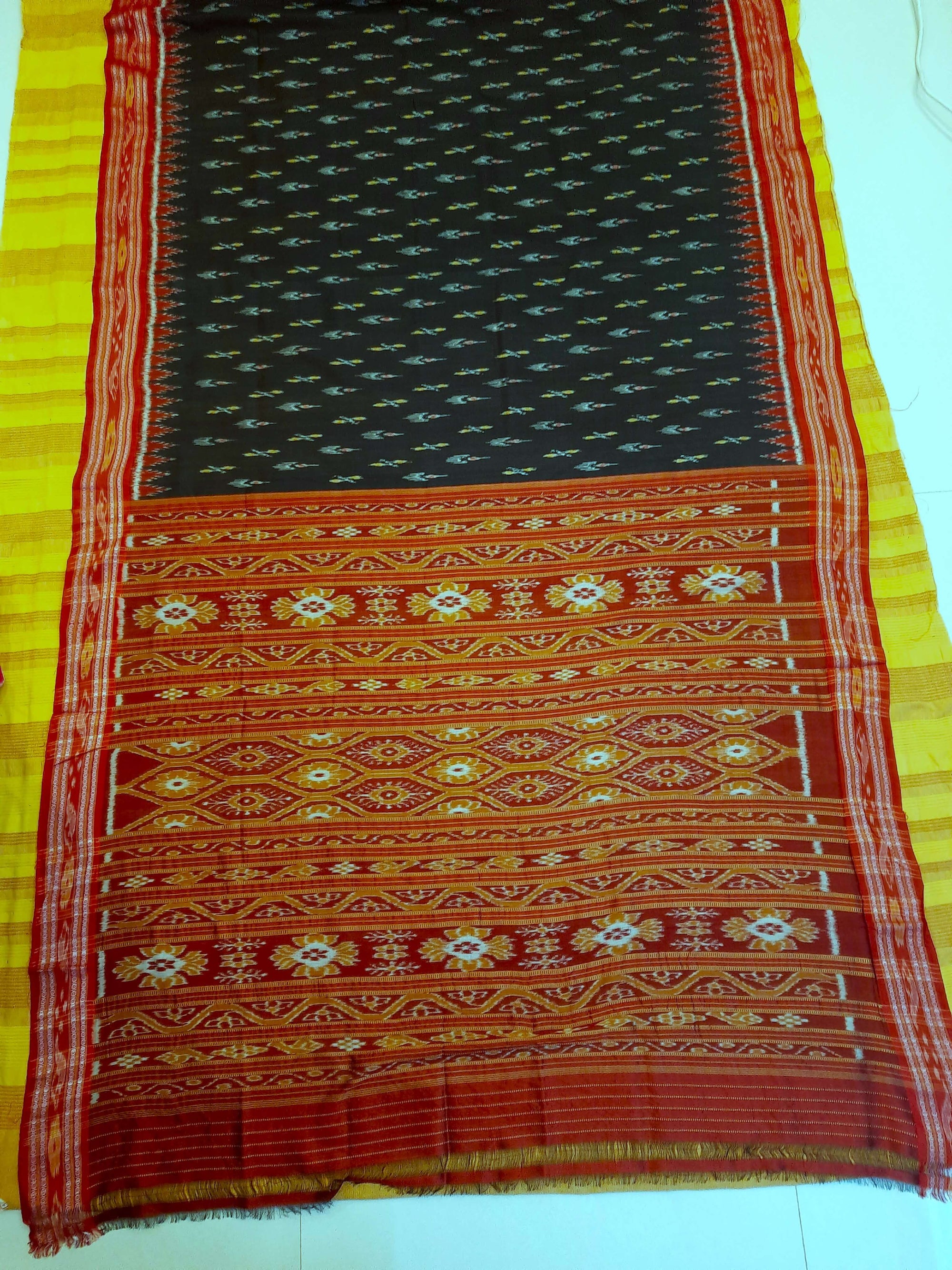 Black Patli design Odisha Khandua Pata Silk Saree with cotton ikat blouse piece