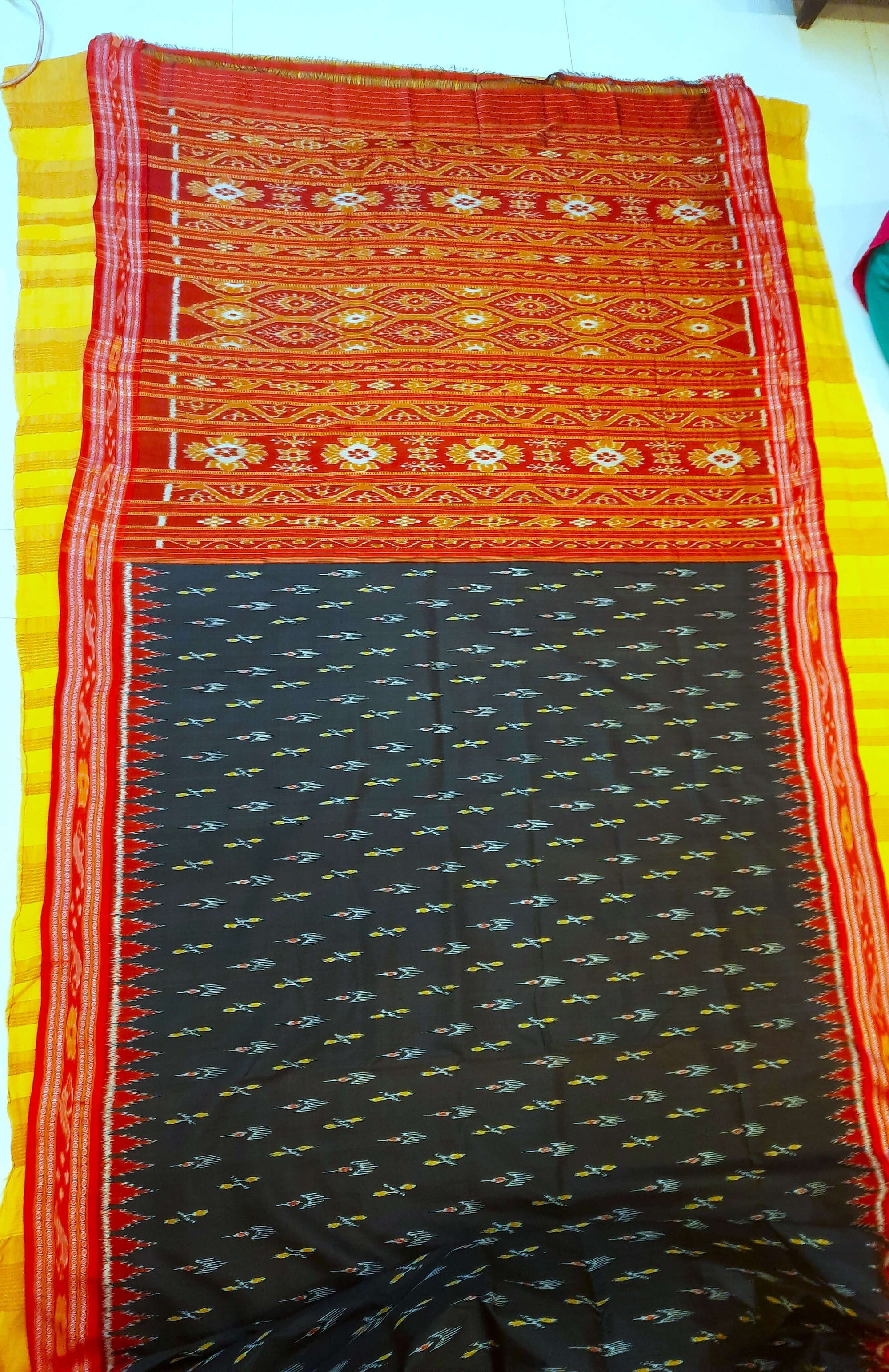 Black Patli design Odisha Khandua Pata Silk Saree with cotton ikat blouse piece