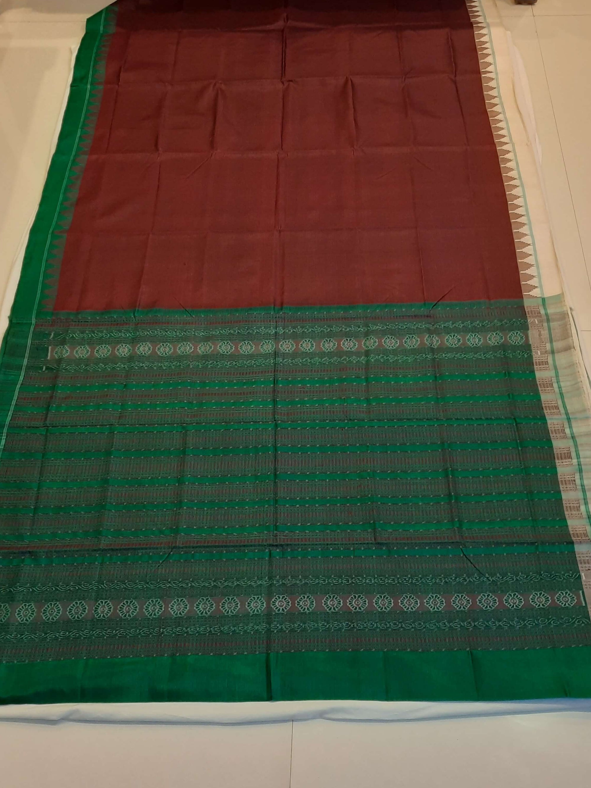 Chocolate brown Phodo Kumbha Gangajamuna Border Tussar Silk Saree with running blouse piece