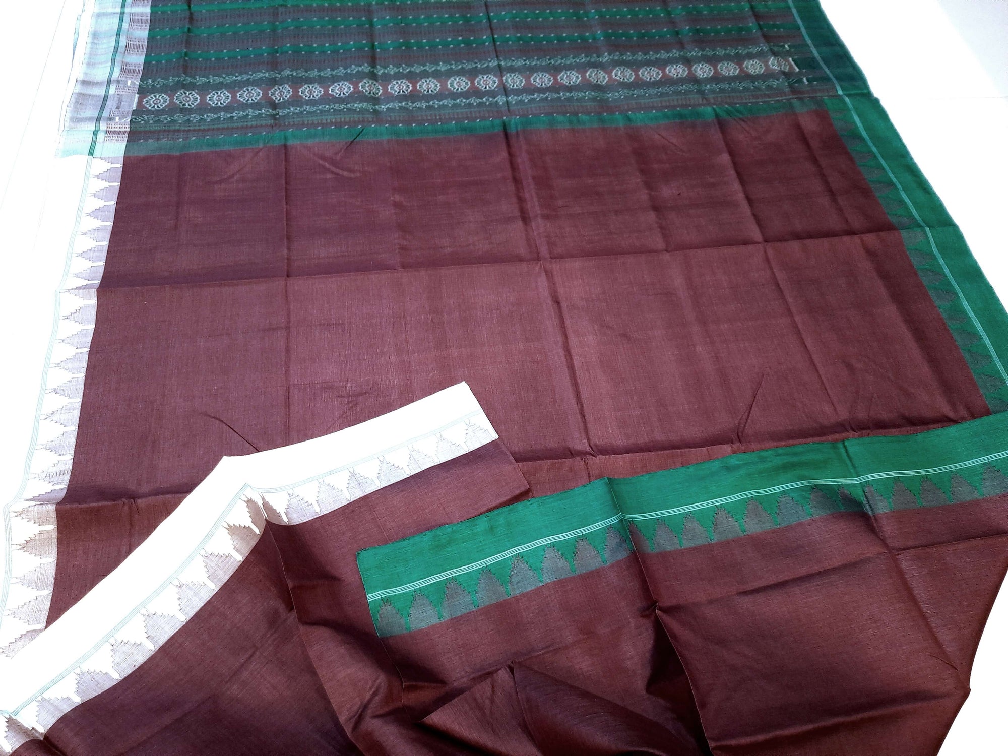 Chocolate brown Phodo Kumbha Gangajamuna Border Tussar Silk Saree with running blouse piece