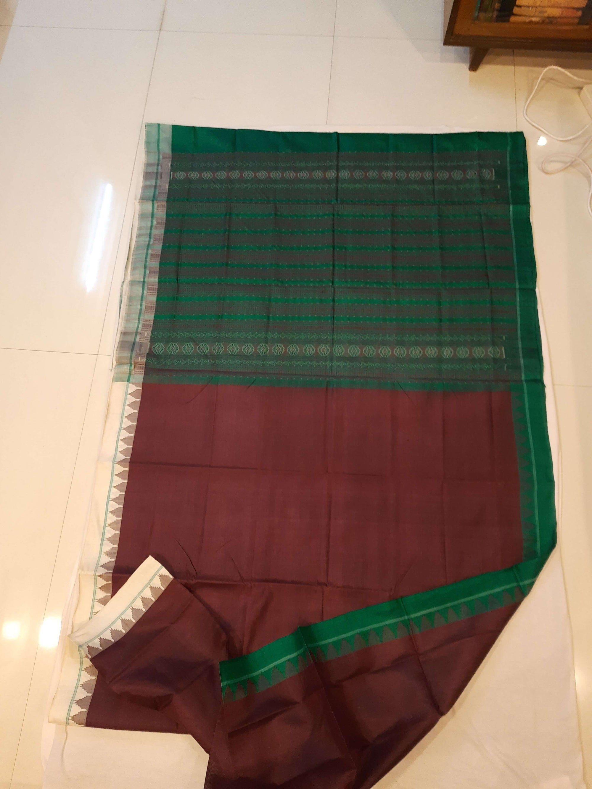 Chocolate brown Phodo Kumbha Gangajamuna Border Tussar Silk Saree with running blouse piece