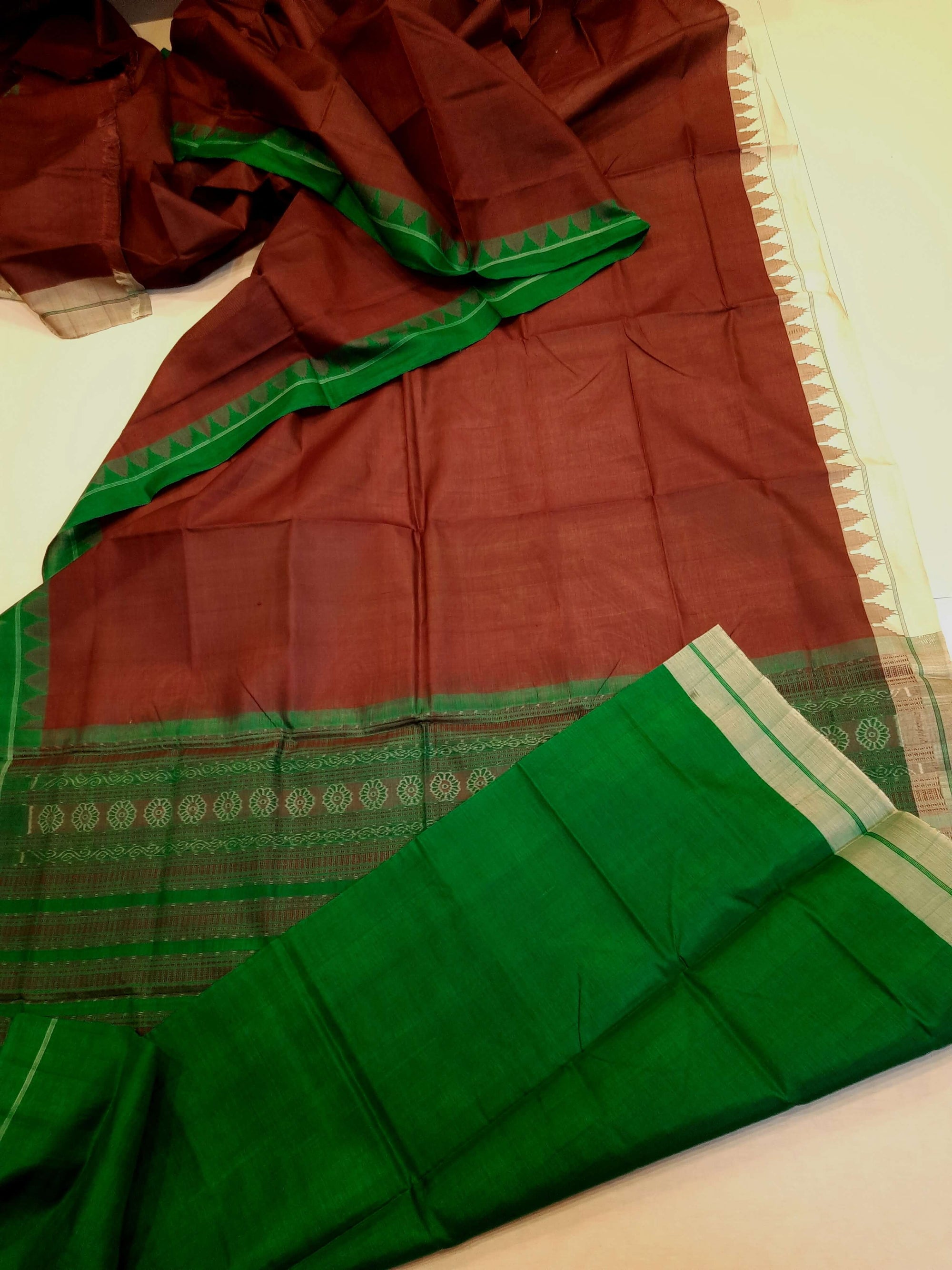 Chocolate brown Phodo Kumbha Gangajamuna Border Tussar Silk Saree with running blouse piece
