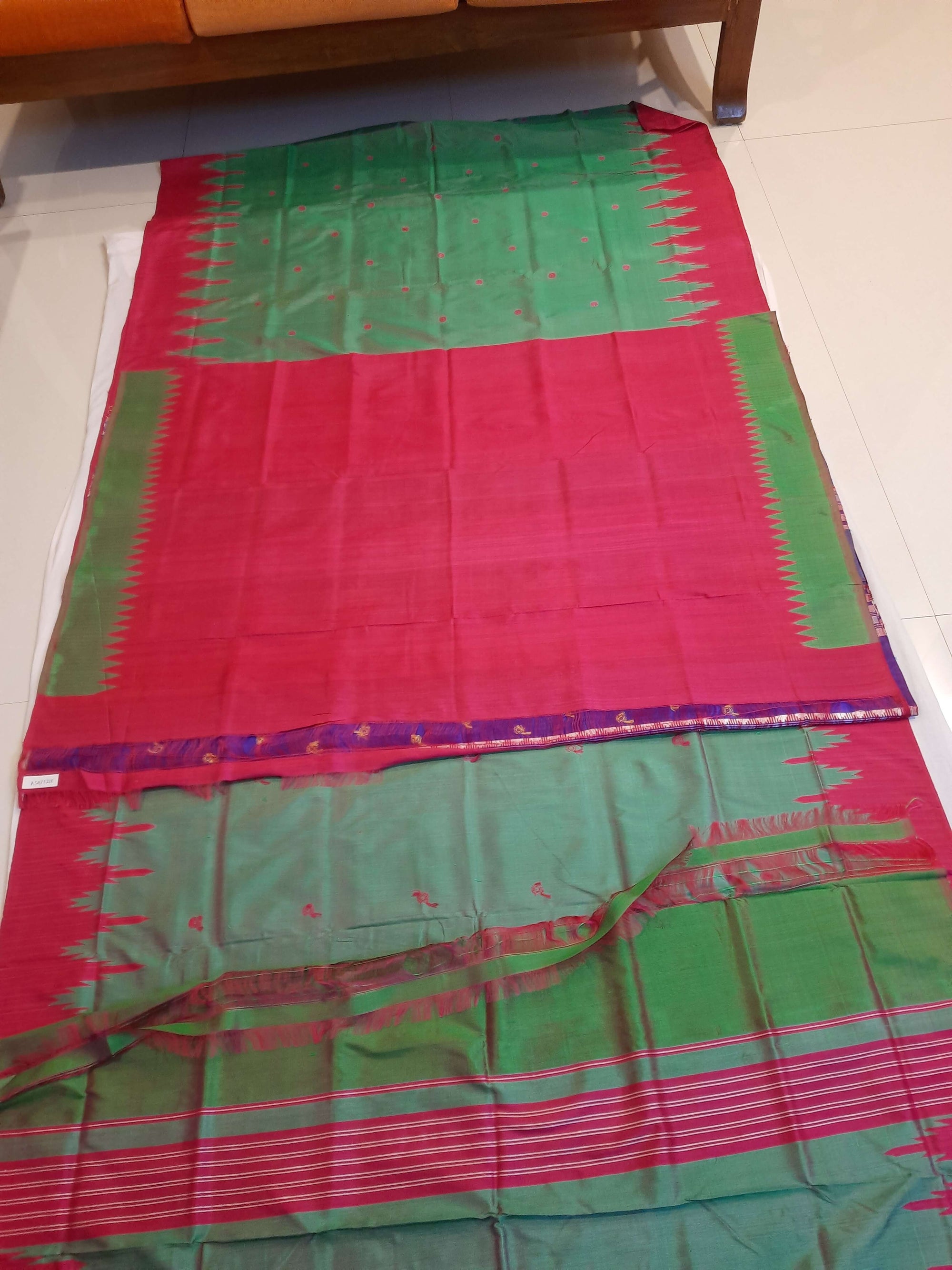 Green Pink Phoda Kumbha Berhampuri Patta Silk Saree with running blouse piece