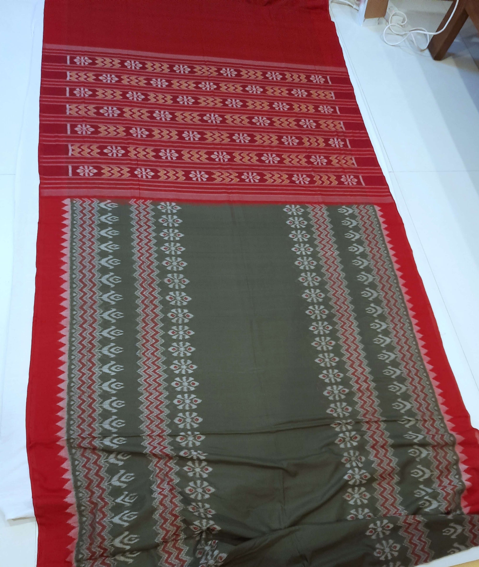 Green cotton Sambalpuri Saree with running blouse piece