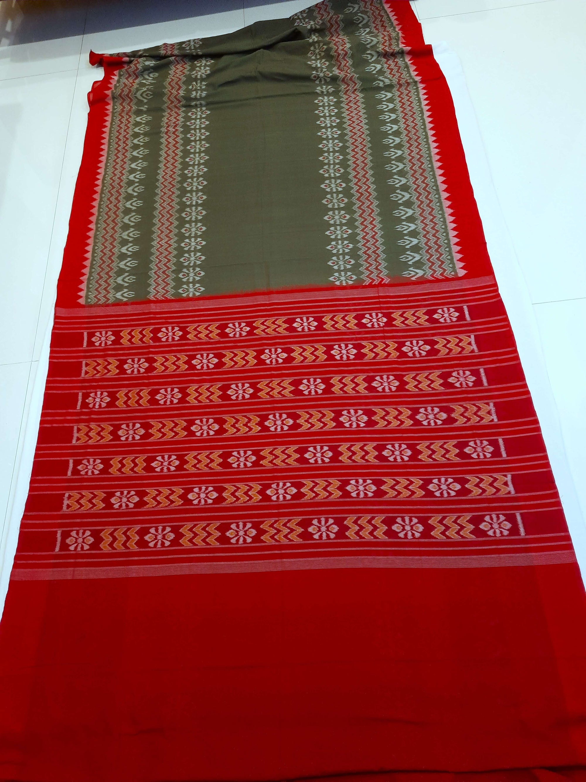 Green cotton Sambalpuri Saree with running blouse piece