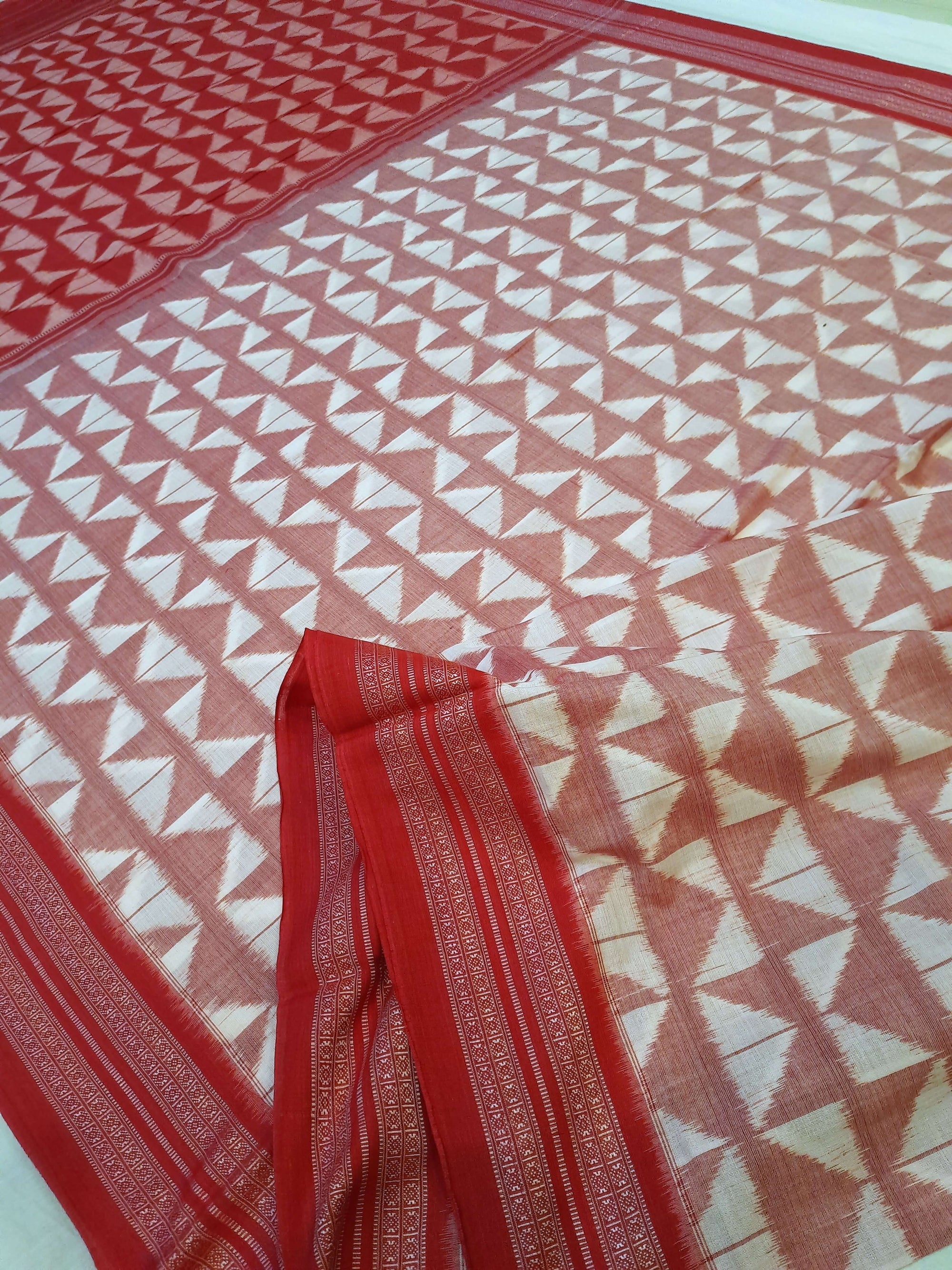 White Red Odisha Ikat saree with cotton ikat blouse piece