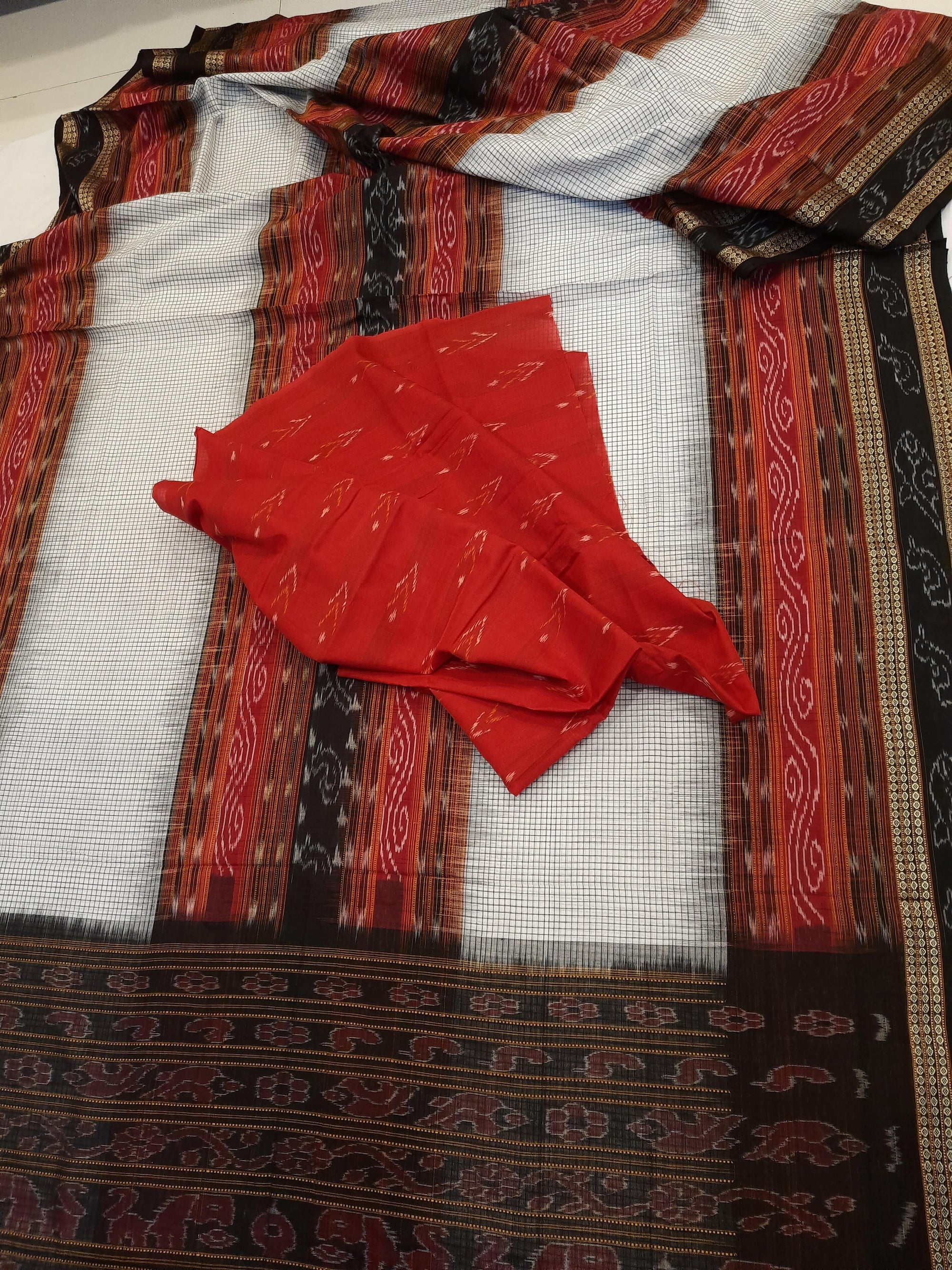 Off-white Sambalpuri Sachipar Cotton Saree with cotton ikat blouse piece