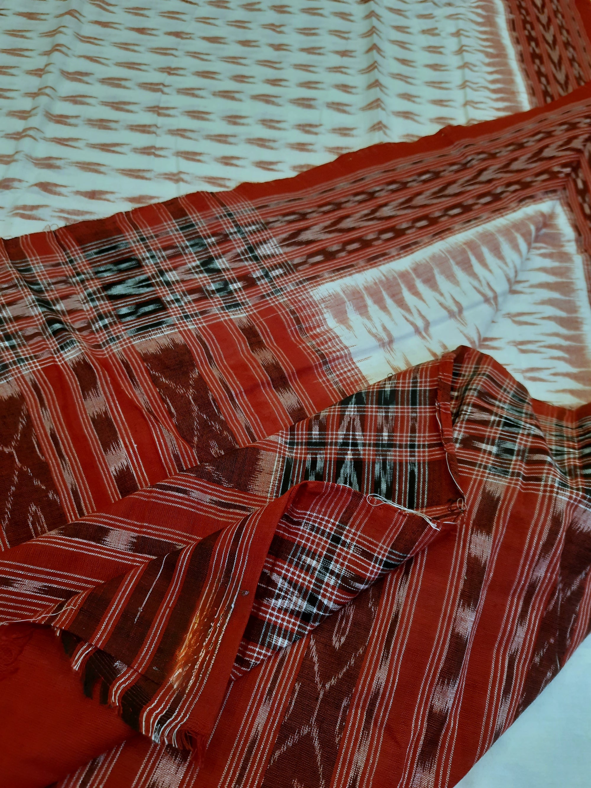 White and Red Cotton Sambalpuri Dupatta