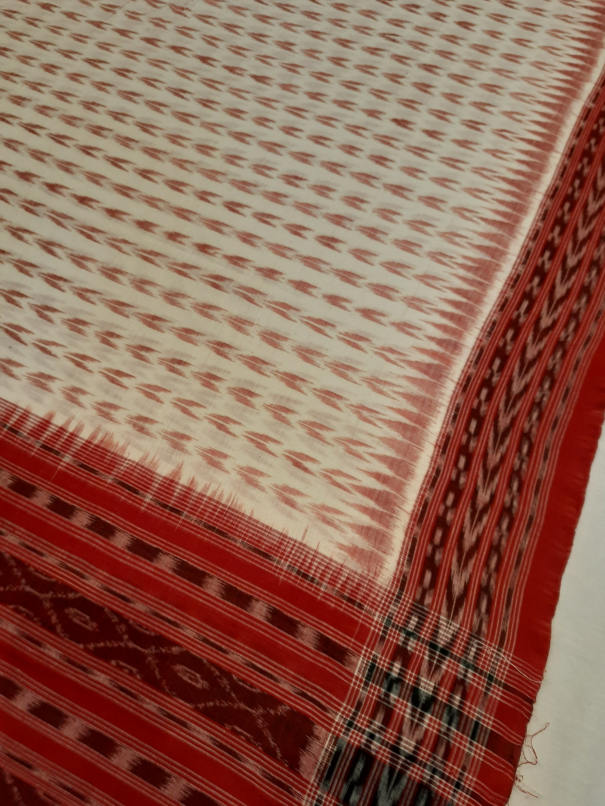 White and Red Cotton Sambalpuri Dupatta