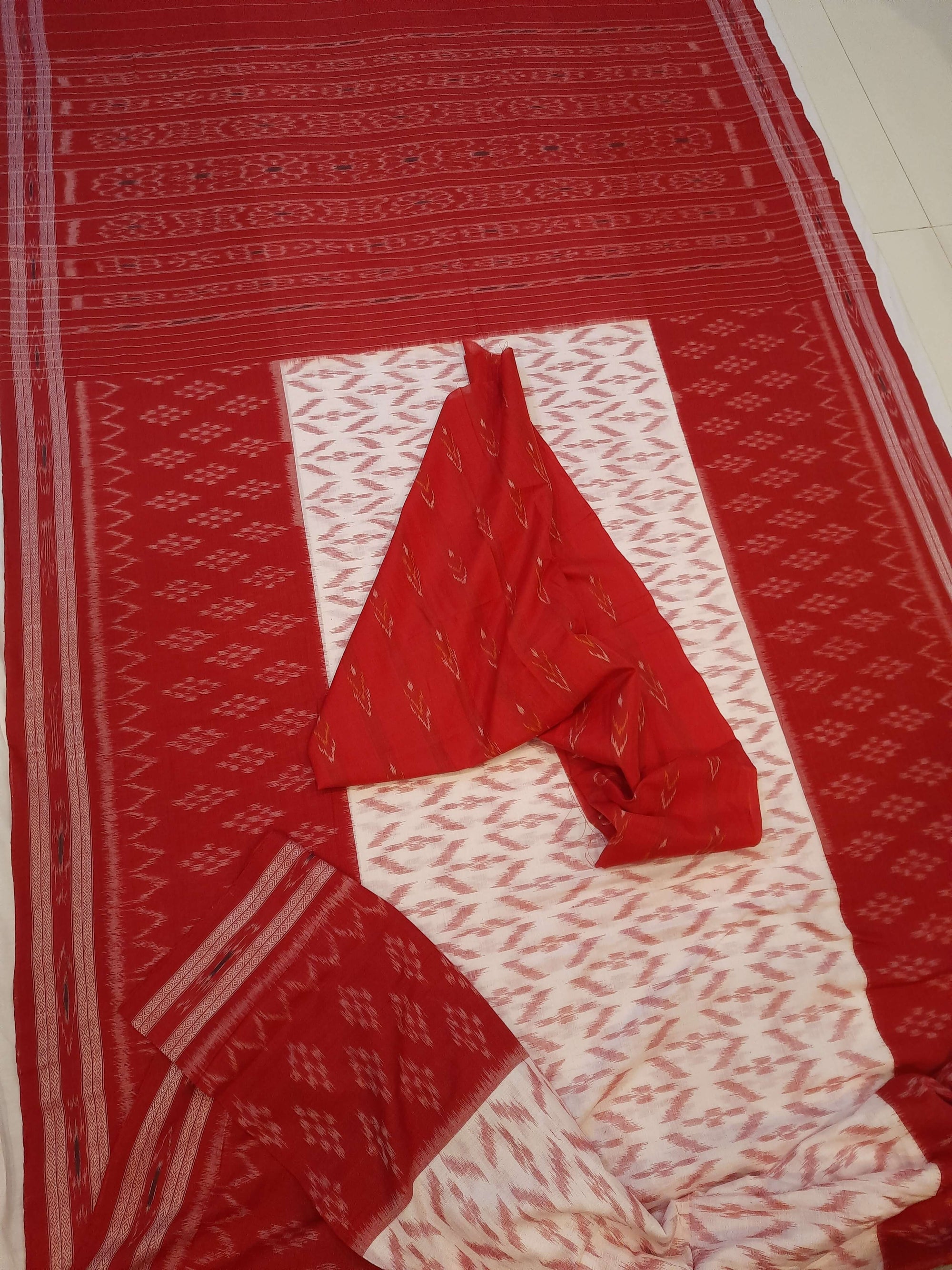 White Red wide border Cotton Odisha Ikat saree with mix match cotton ikat blouse piece