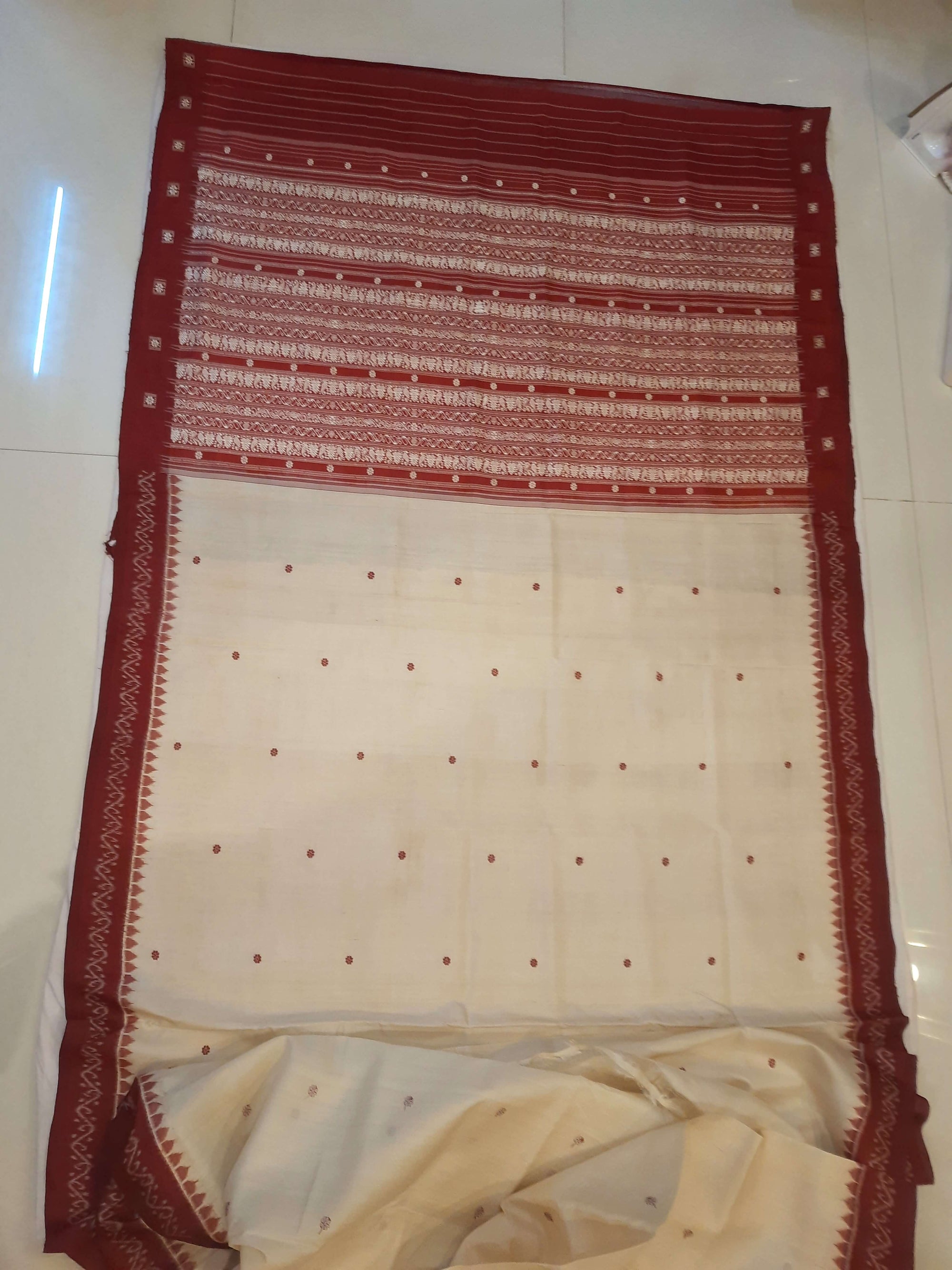 Offwhite with Maroon Sambalpuri Silk Saree with running plain blouse piece