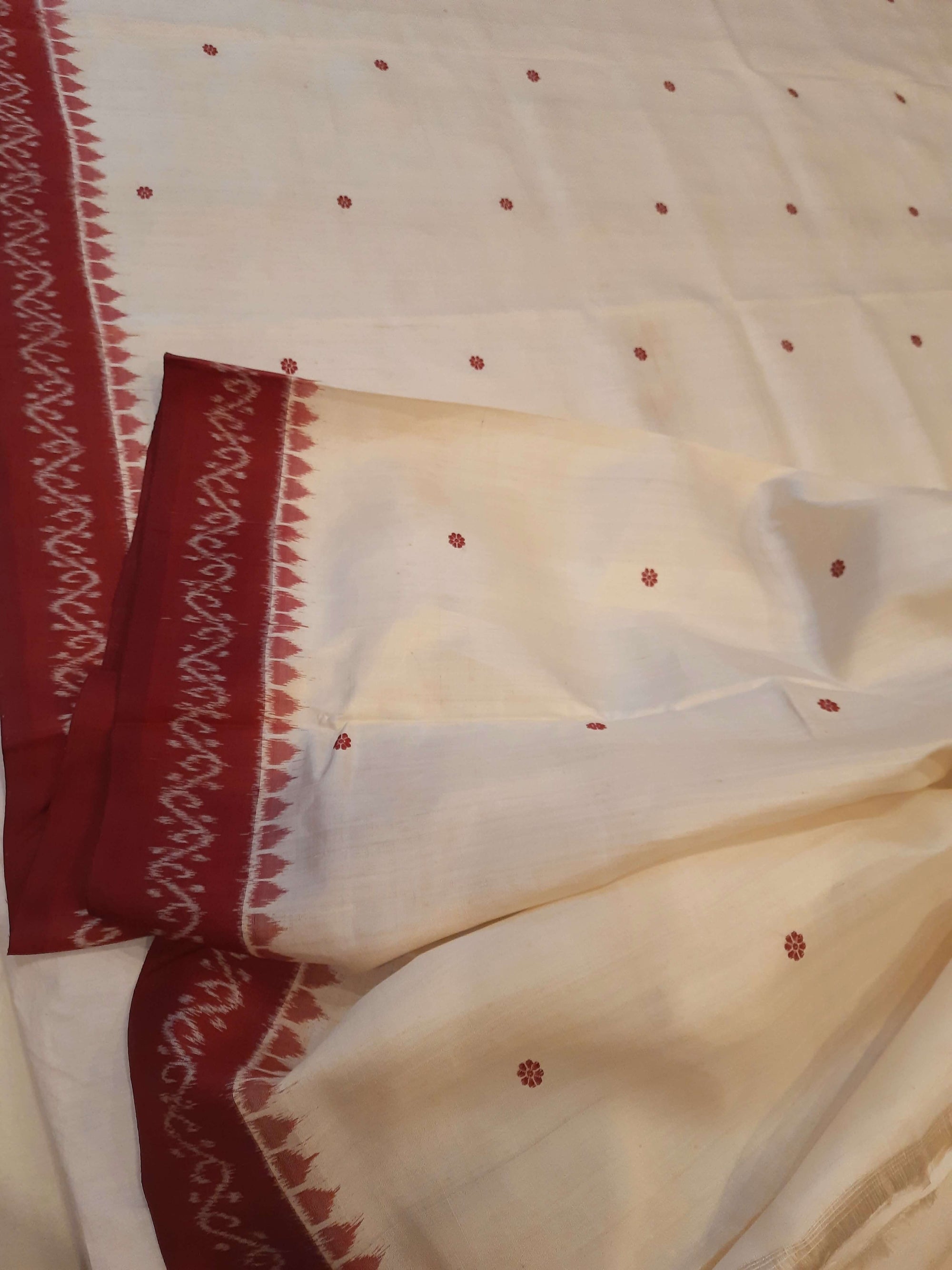 Offwhite with Maroon Sambalpuri Silk Saree with running plain blouse piece