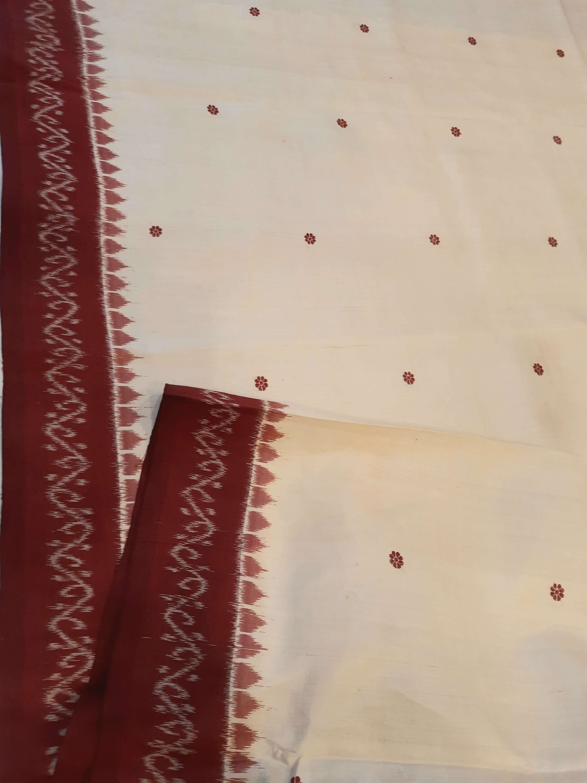 Offwhite with Maroon Sambalpuri Silk Saree with running plain blouse piece