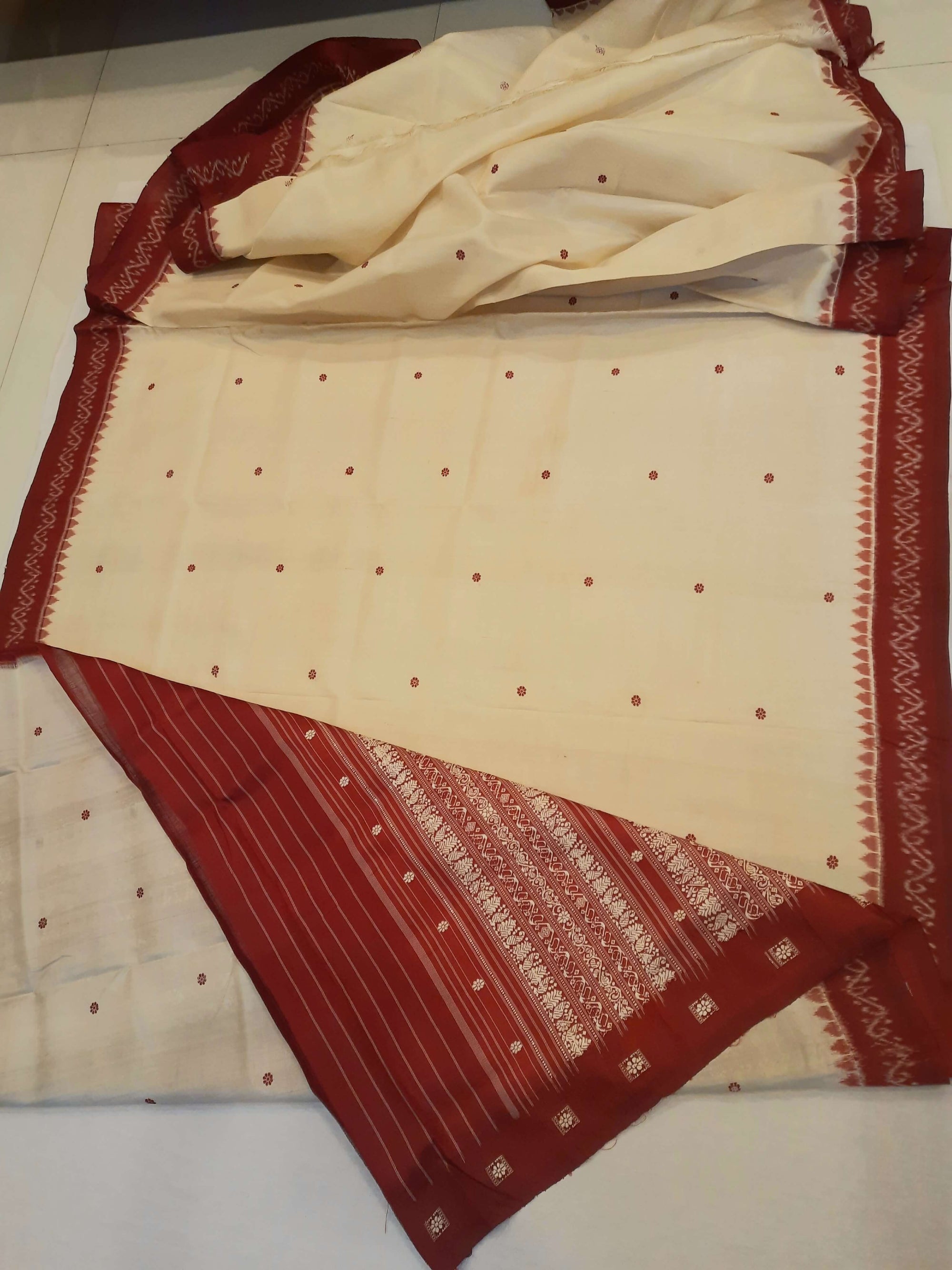 Offwhite with Maroon Sambalpuri Silk Saree with running plain blouse piece