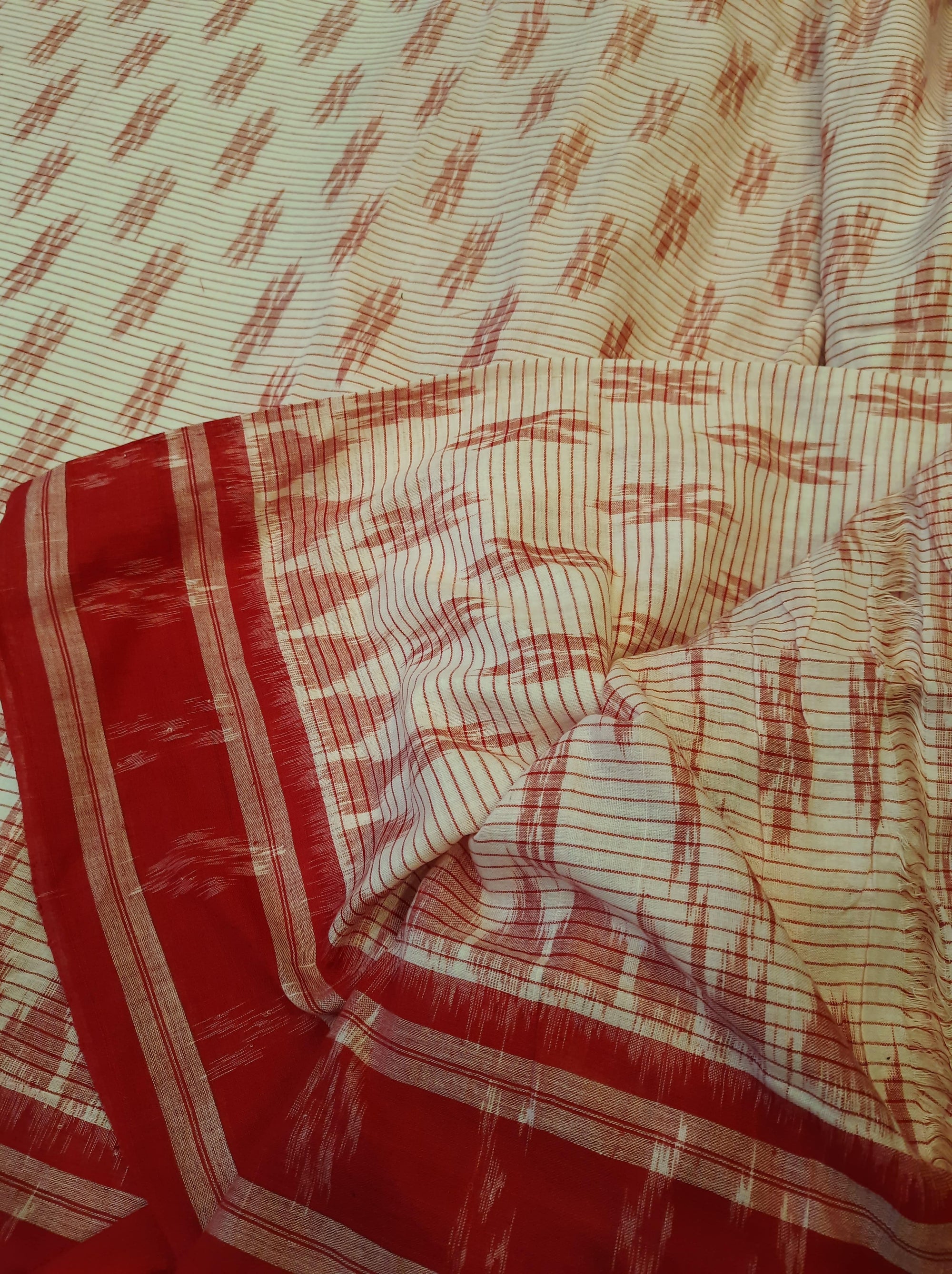 White with Red Cotton Odisha Ikat saree with cotton ikat blouse piece