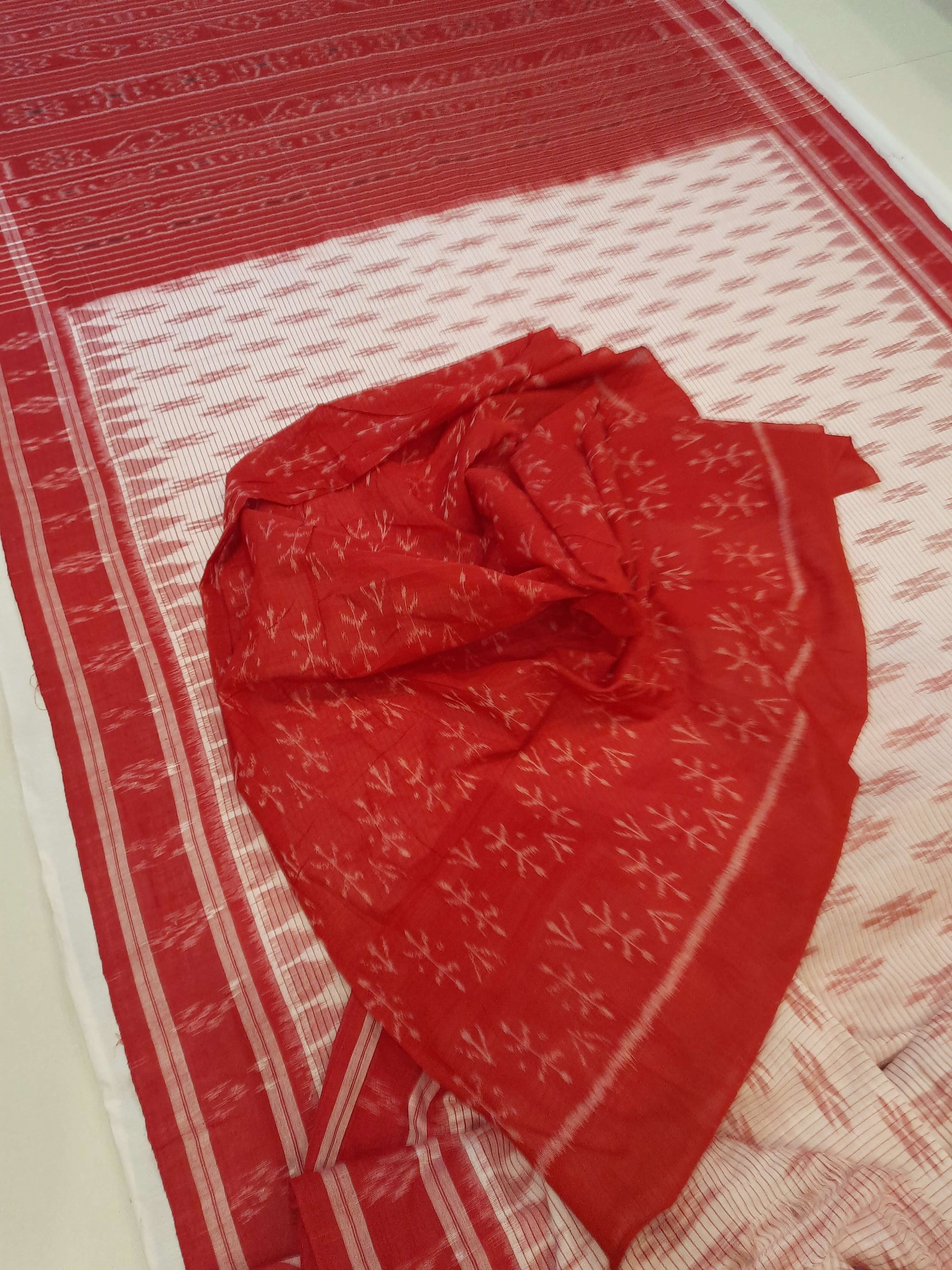 White with Red Cotton Odisha Ikat saree with cotton ikat blouse piece