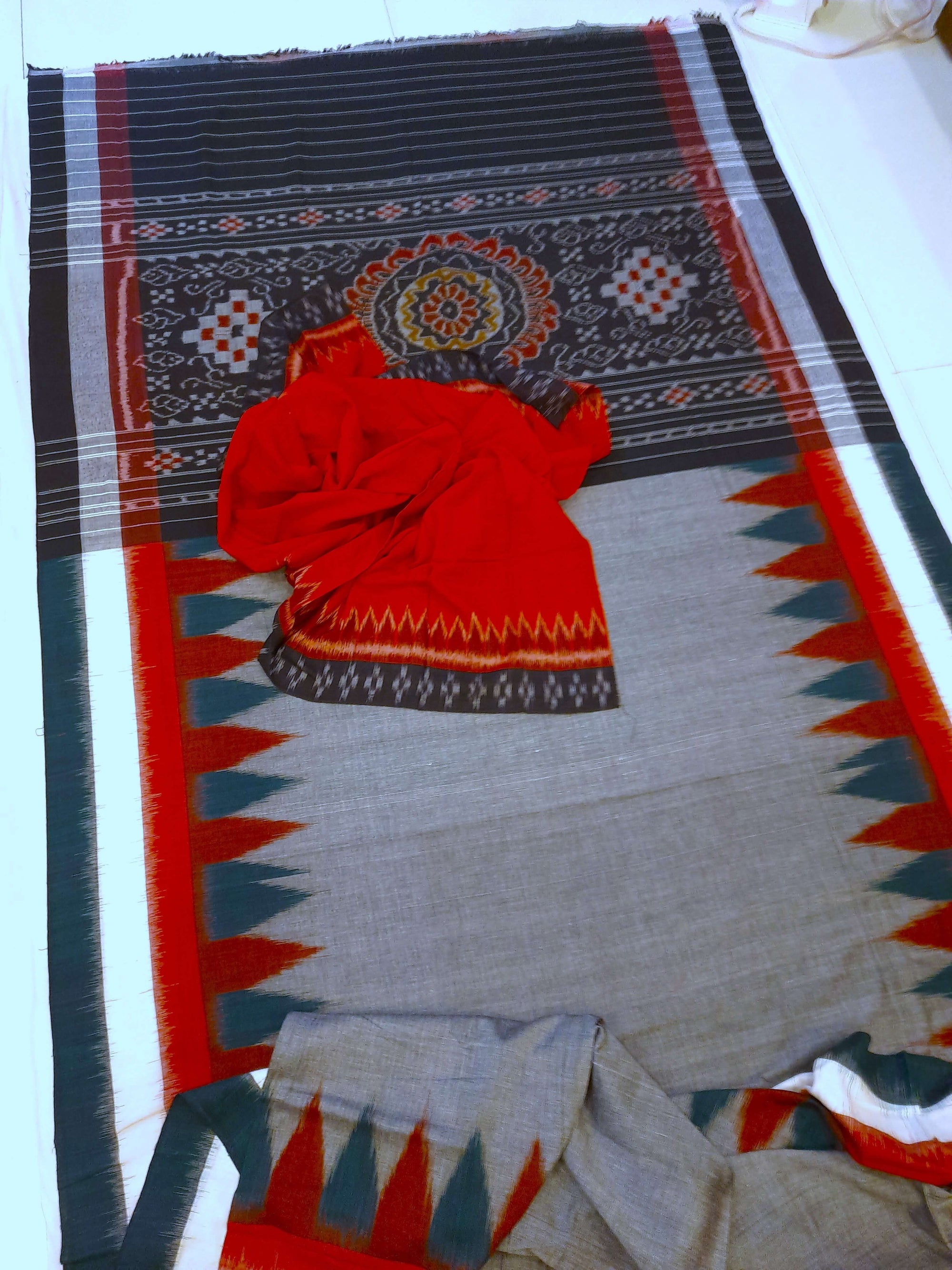 Grey double border Cotton Odisha Ikat saree with cotton ikat blouse piece