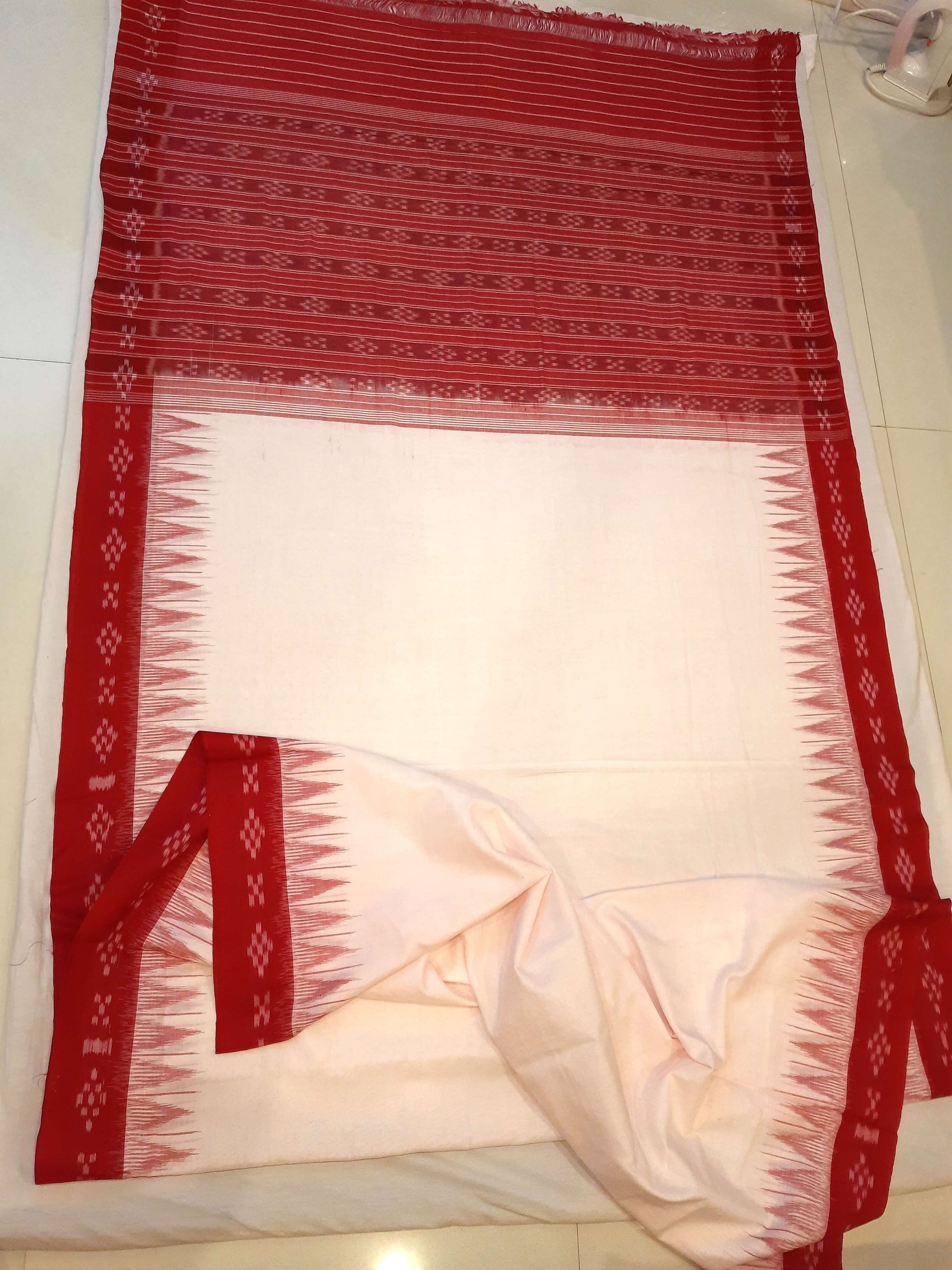 White with Red Cotton Odisha Ikat saree with cotton ikat blouse piece