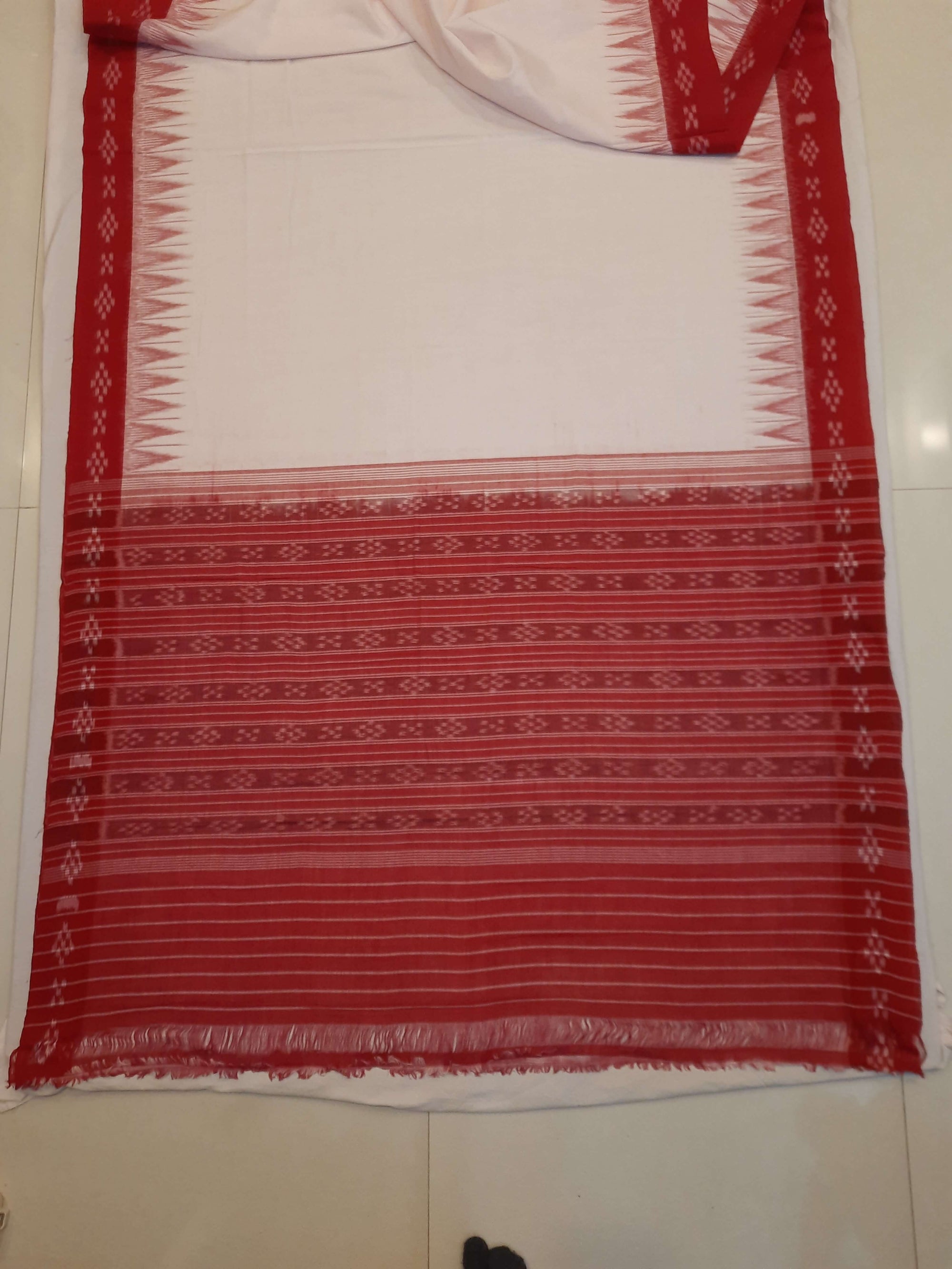 White with Red Cotton Odisha Ikat saree with cotton ikat blouse piece
