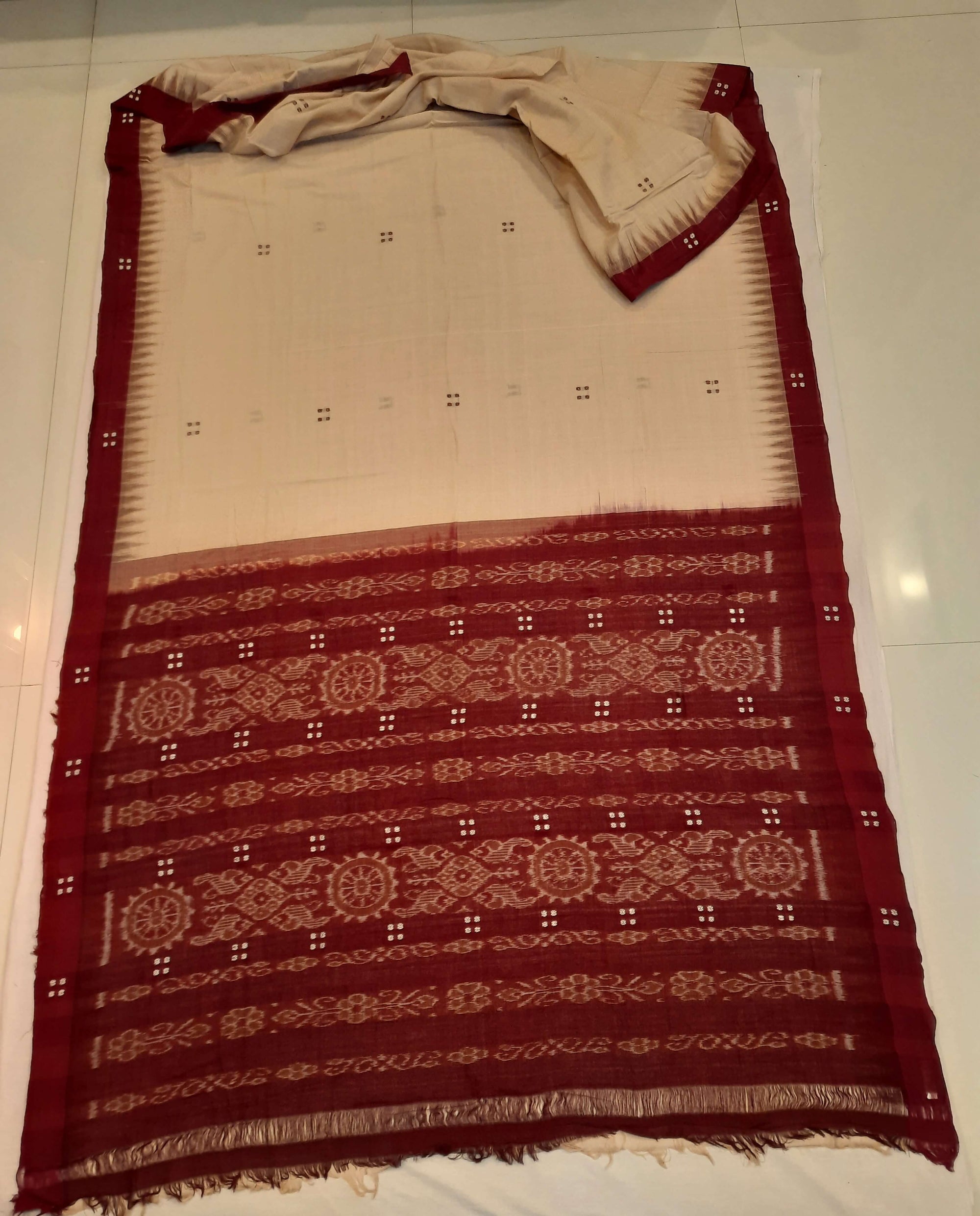 Beige Cotton Odisha Ikat saree with mix match cotton Sambalpuri ikat blouse Piece