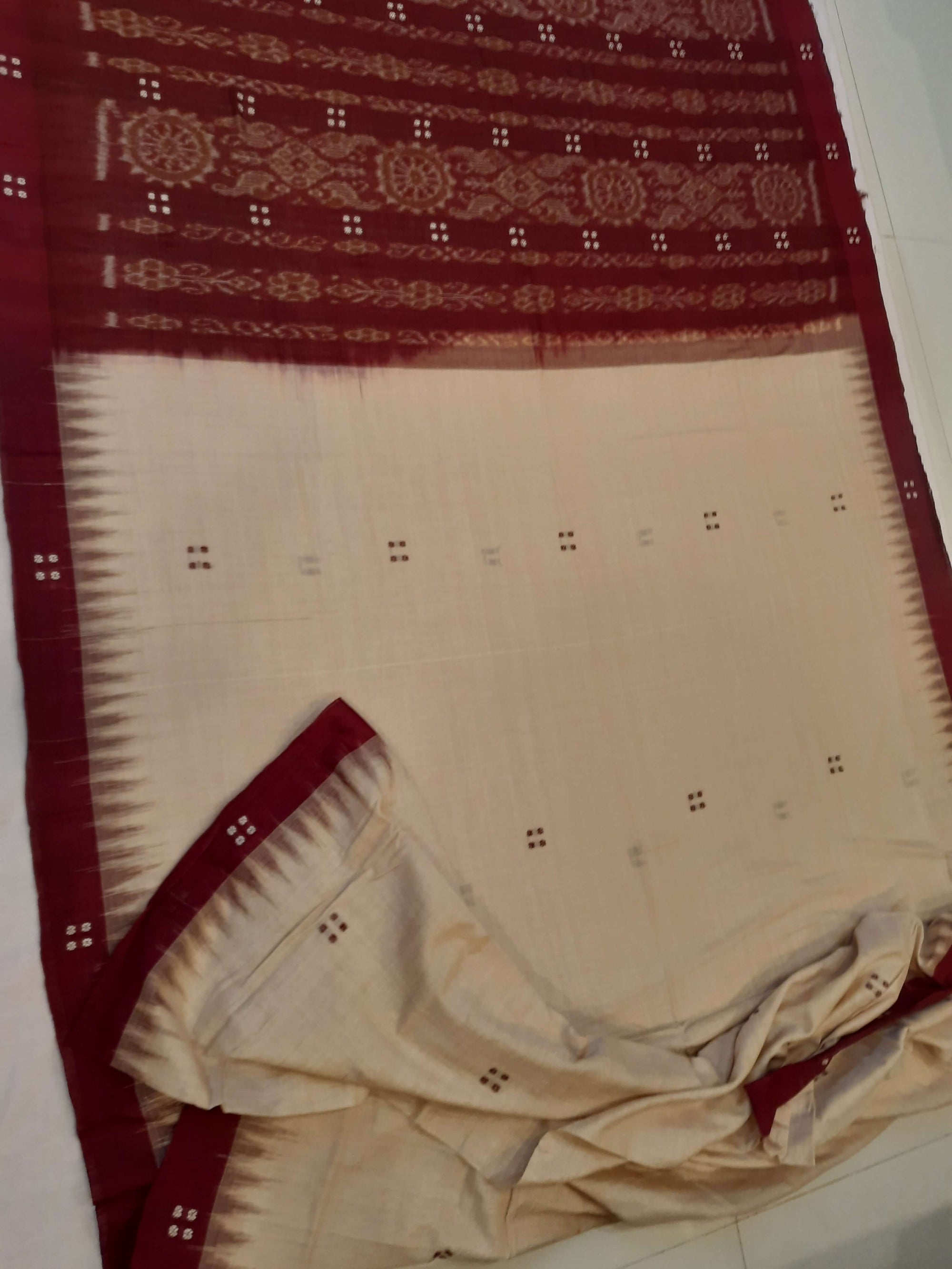 Beige Cotton Odisha Ikat saree with mix match cotton Sambalpuri ikat blouse Piece