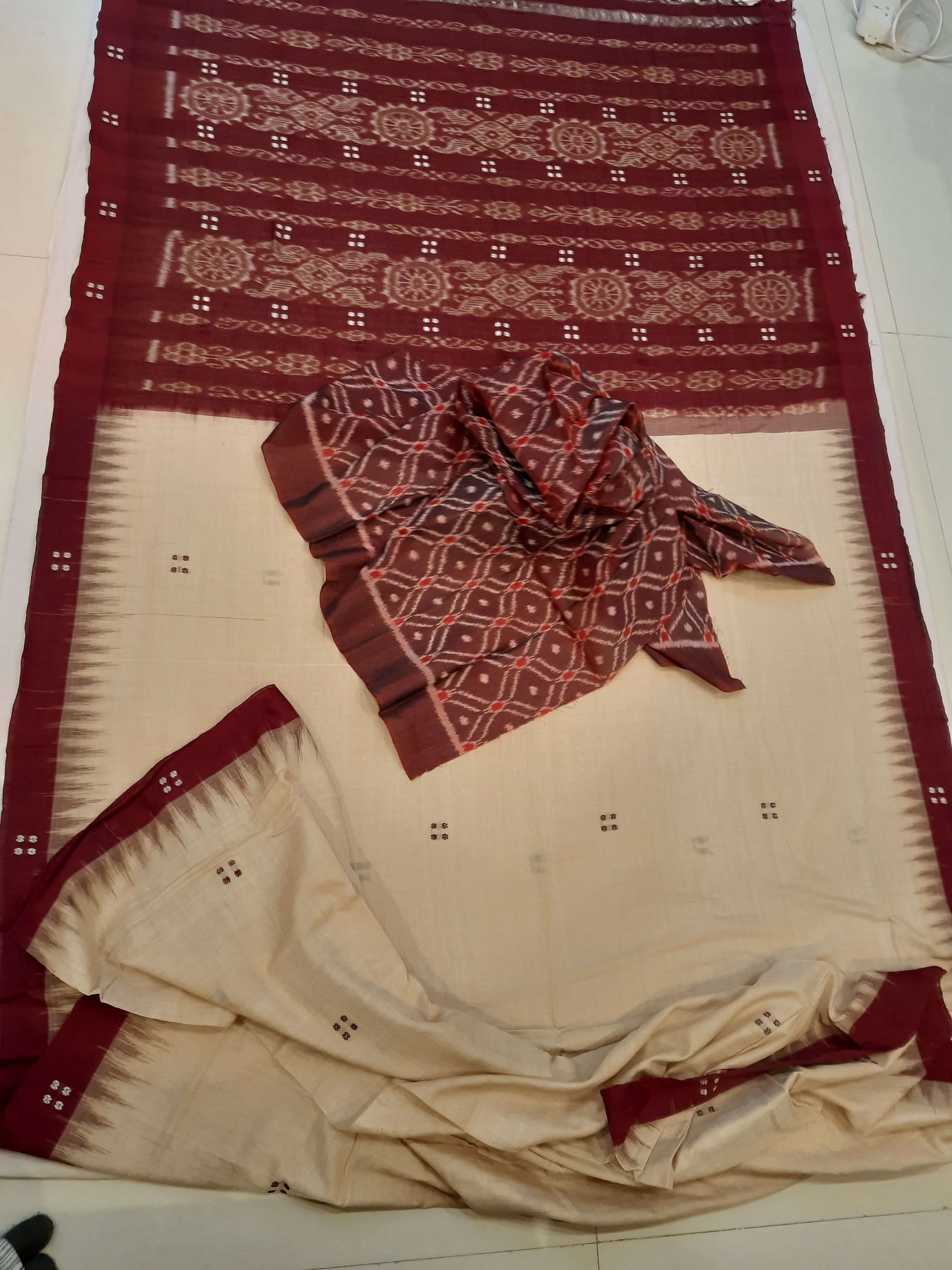 Beige Cotton Odisha Ikat saree with mix match cotton Sambalpuri ikat blouse Piece
